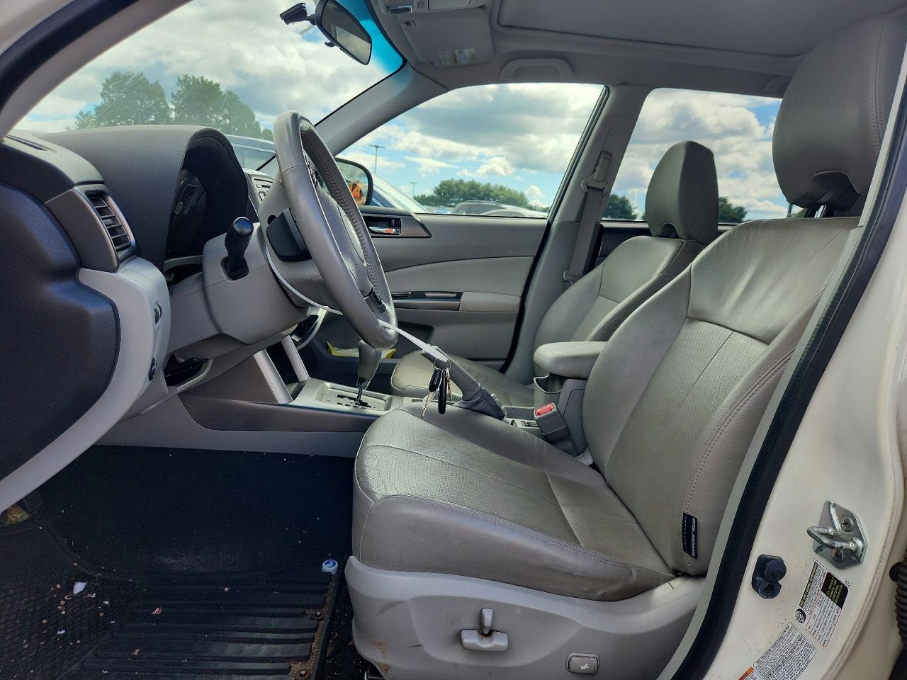 2011 Subaru Forester Limited White vin: JF2SHAEC7BH782720