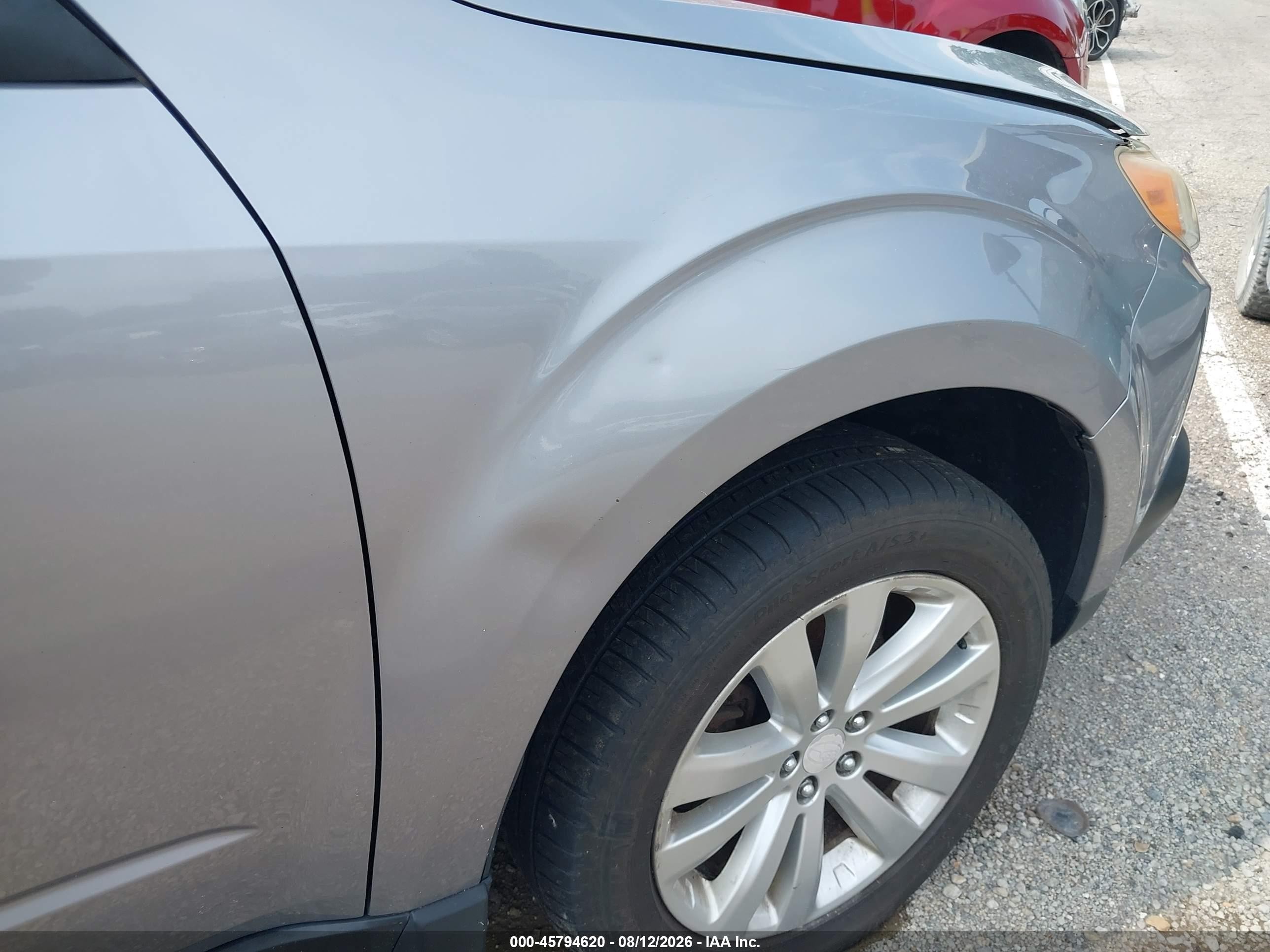 2011 Subaru Forester 2.5x Limited Silver vin: JF2SHAEC8BH739357