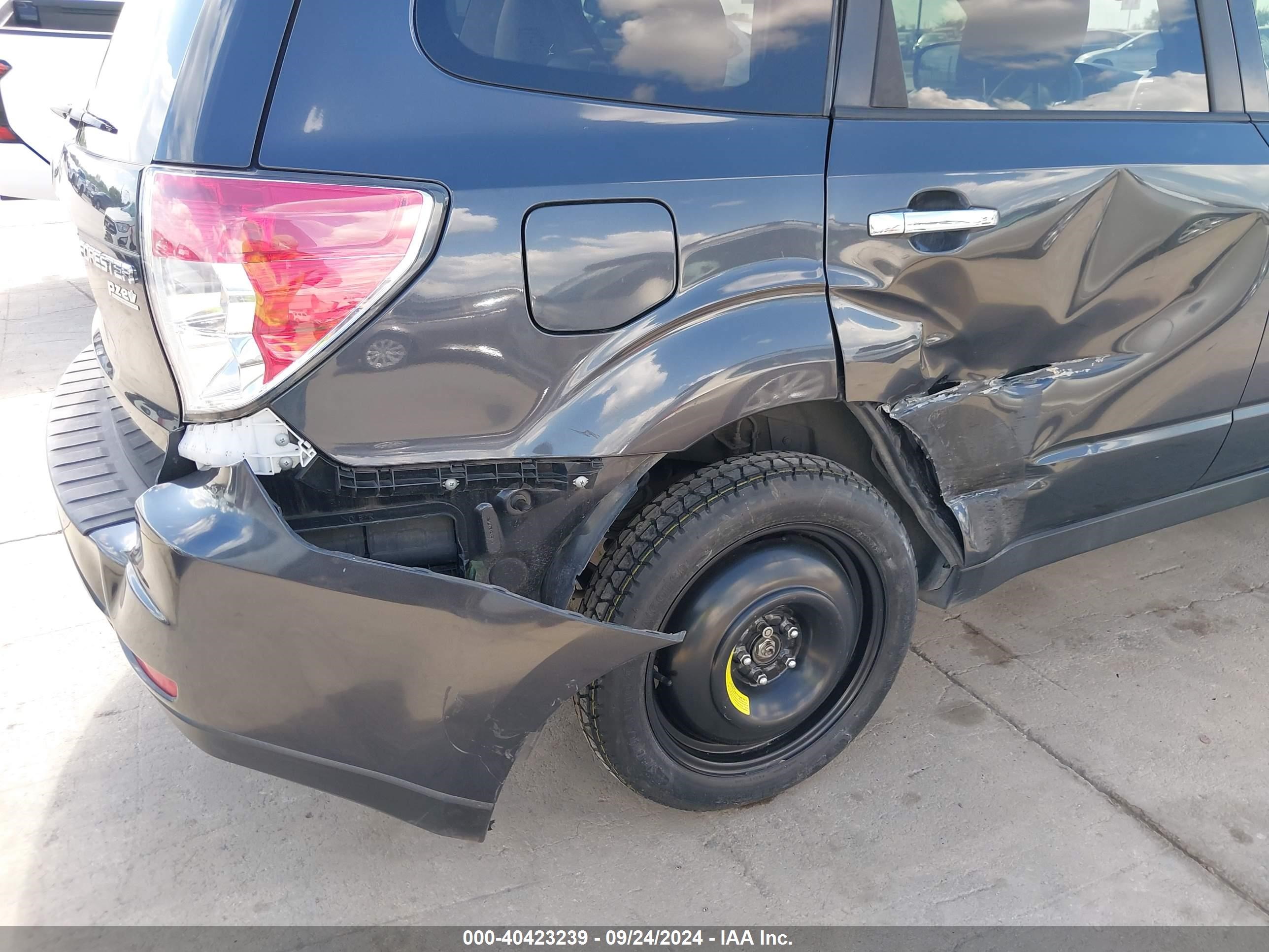 2012 Subaru Forester 2.5x Limited Gray vin: JF2SHAEC8CH455227