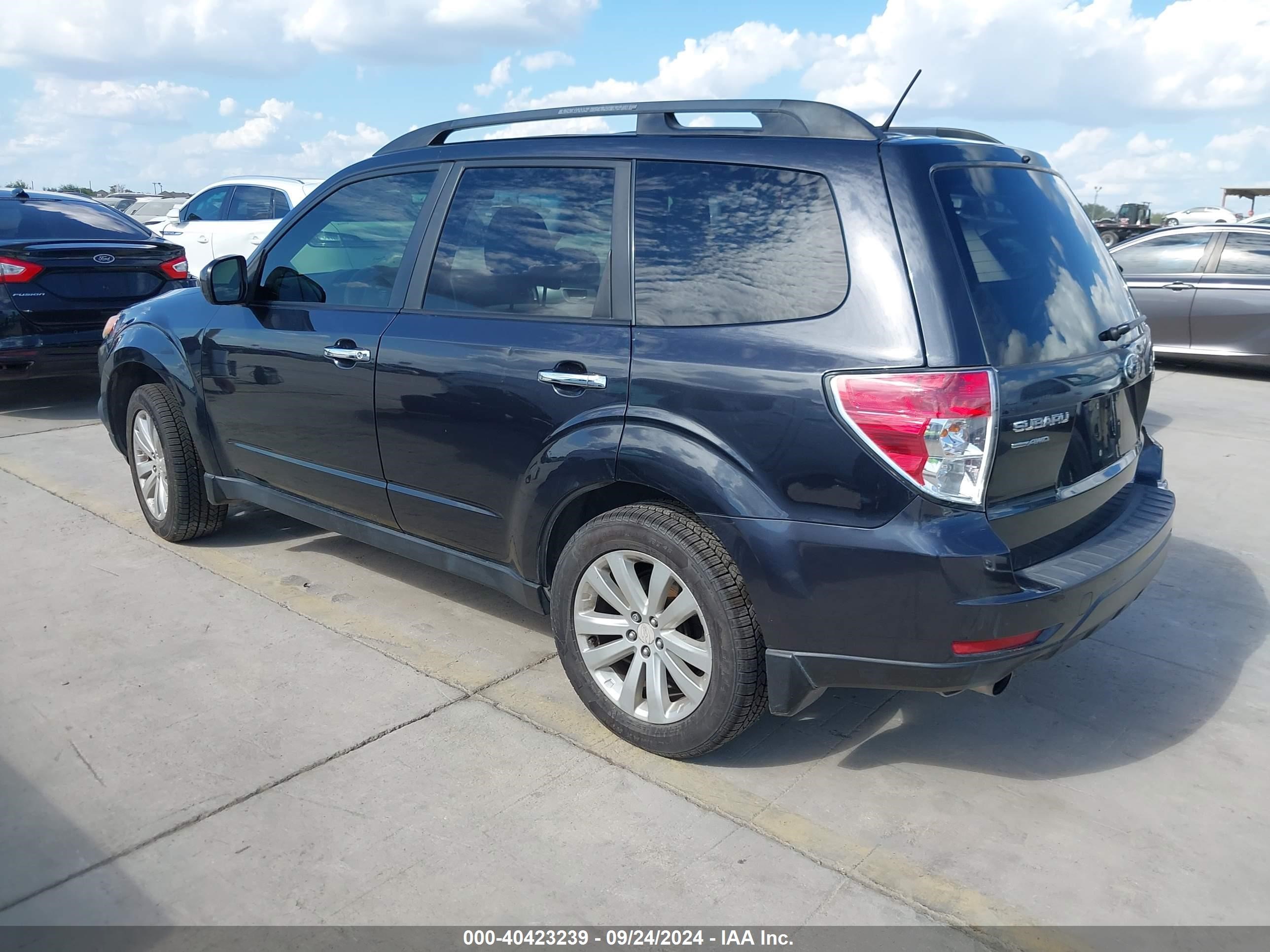 2012 Subaru Forester 2.5x Limited Gray vin: JF2SHAEC8CH455227