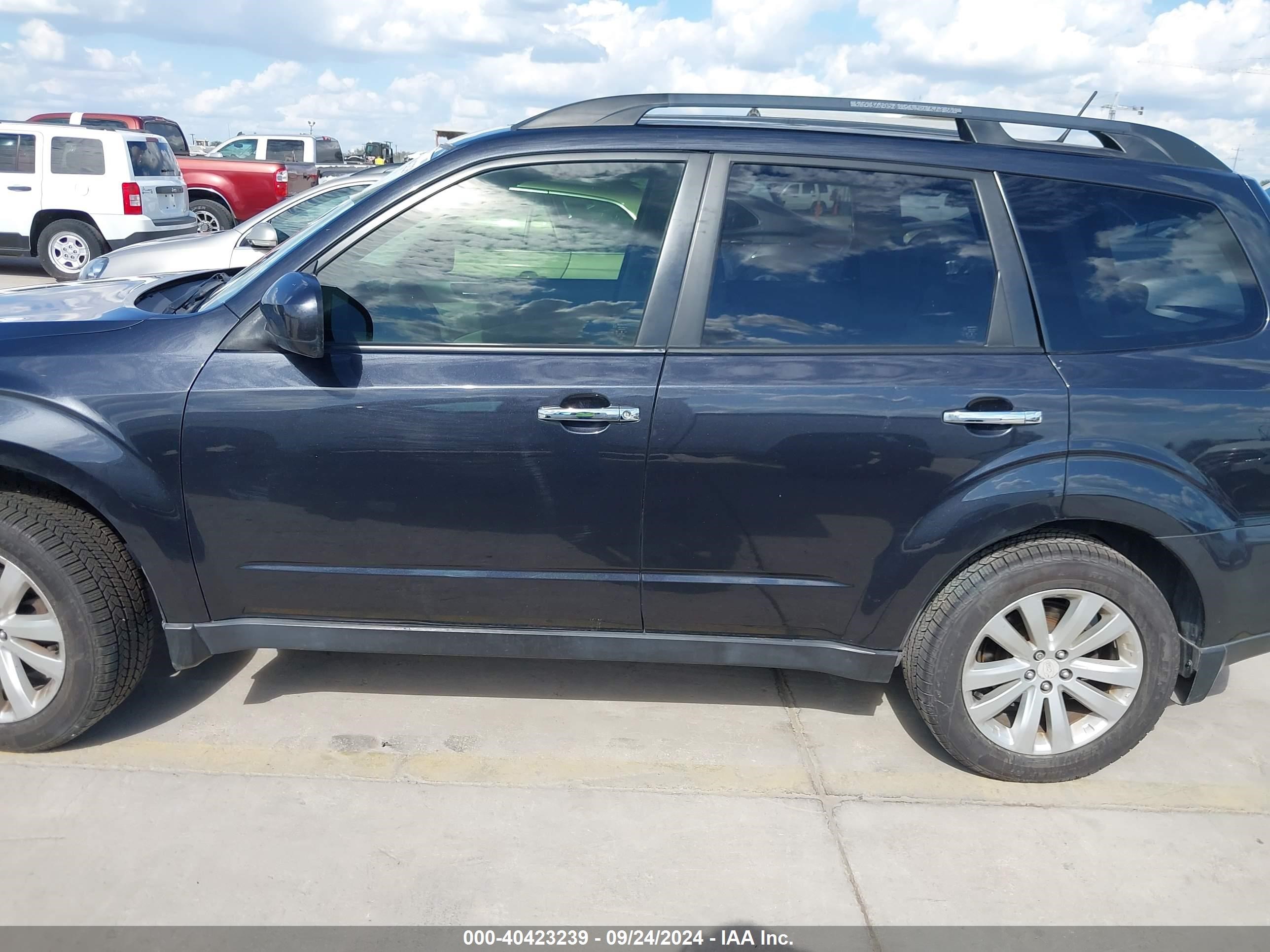 2012 Subaru Forester 2.5x Limited Gray vin: JF2SHAEC8CH455227