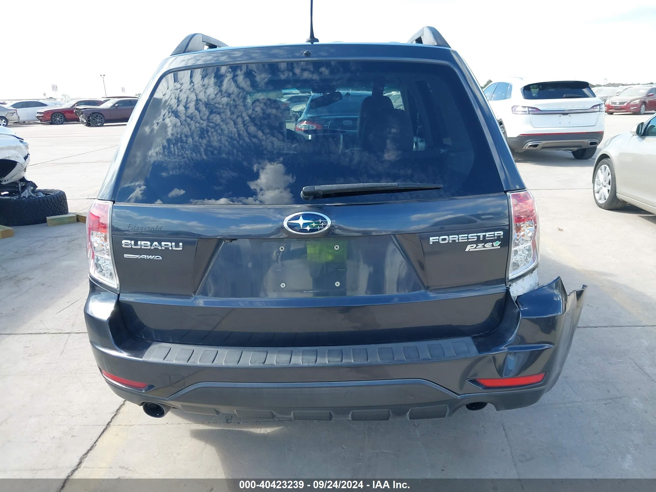 2012 Subaru Forester 2.5x Limited Gray vin: JF2SHAEC8CH455227