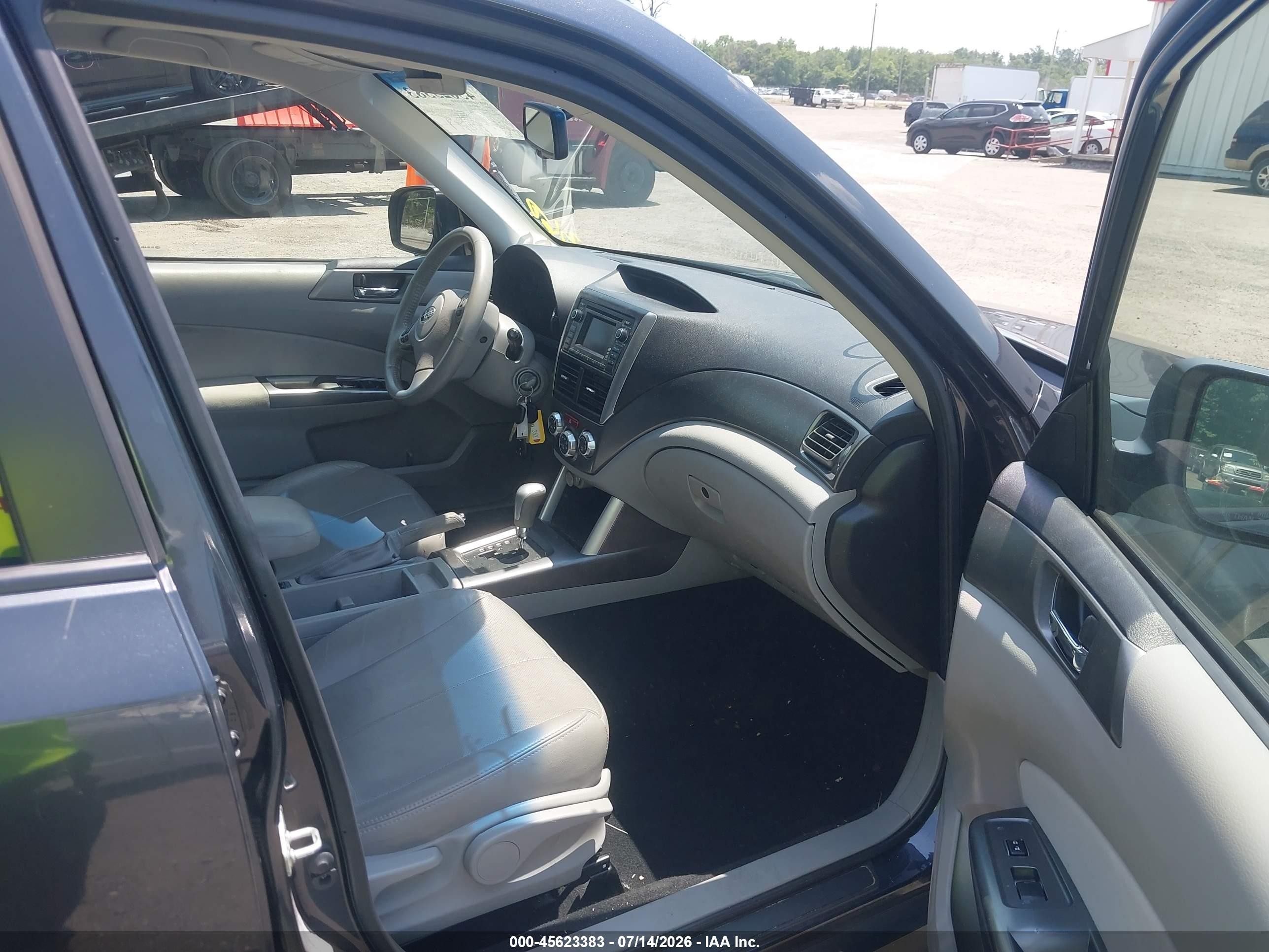 2012 Subaru Forester 2.5x Limited Gray vin: JF2SHAEC8CH456264