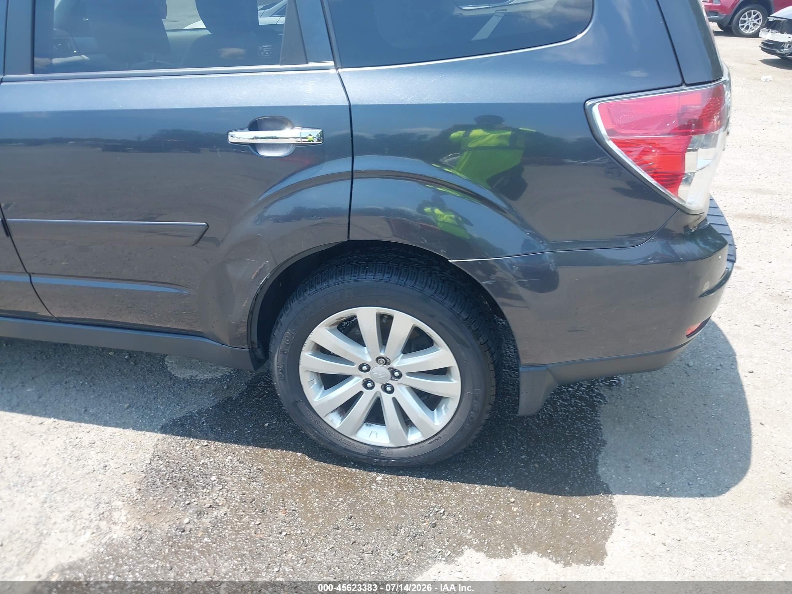 2012 Subaru Forester 2.5x Limited Gray vin: JF2SHAEC8CH456264