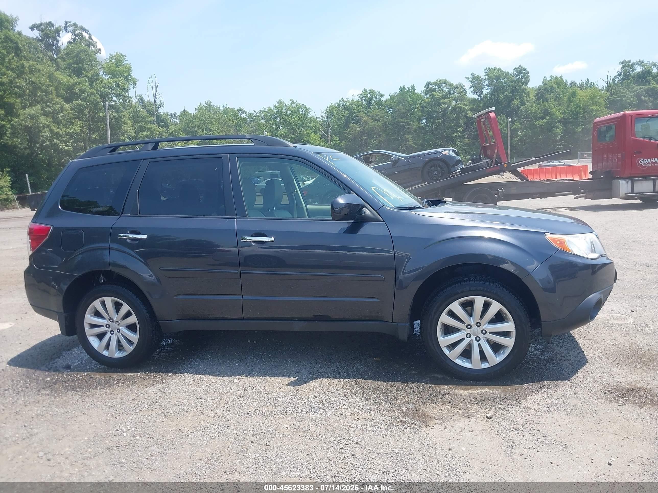 2012 Subaru Forester 2.5x Limited Gray vin: JF2SHAEC8CH456264