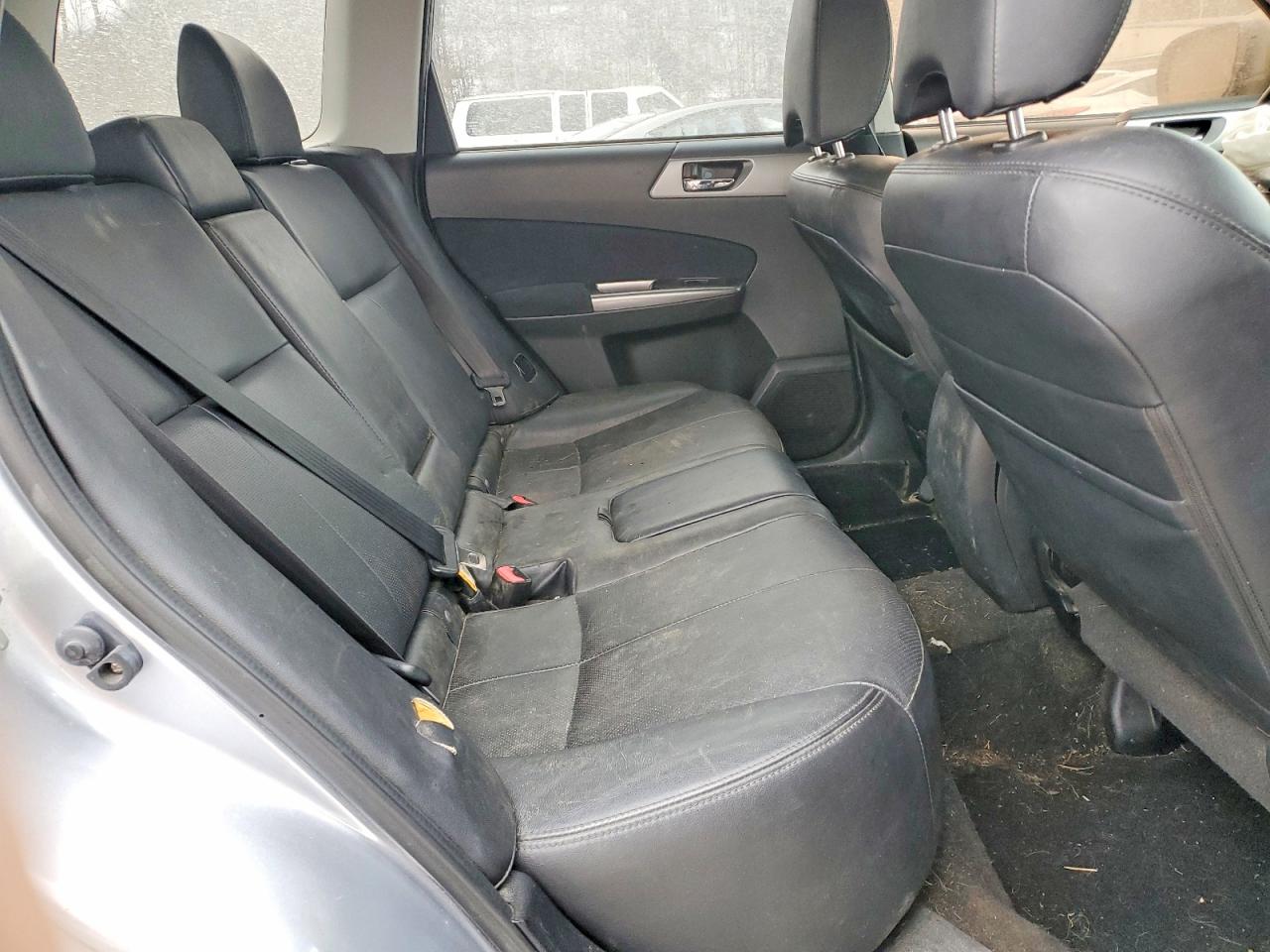 2012 Subaru Forester Limited Silver vin: JF2SHAEC8CH464686