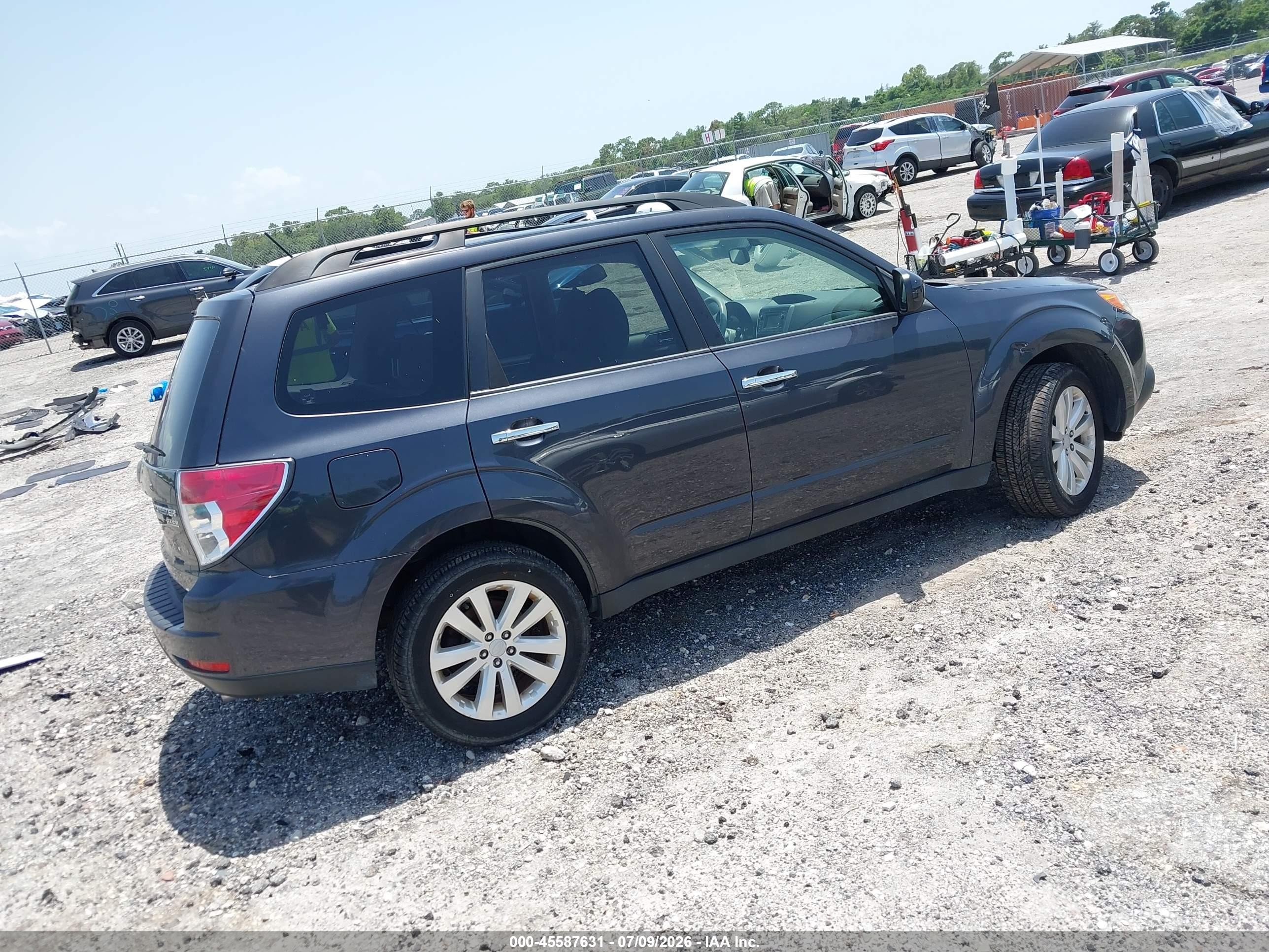 2013 Subaru Forester 2.5x Limited Gray vin: JF2SHAEC8DH414789