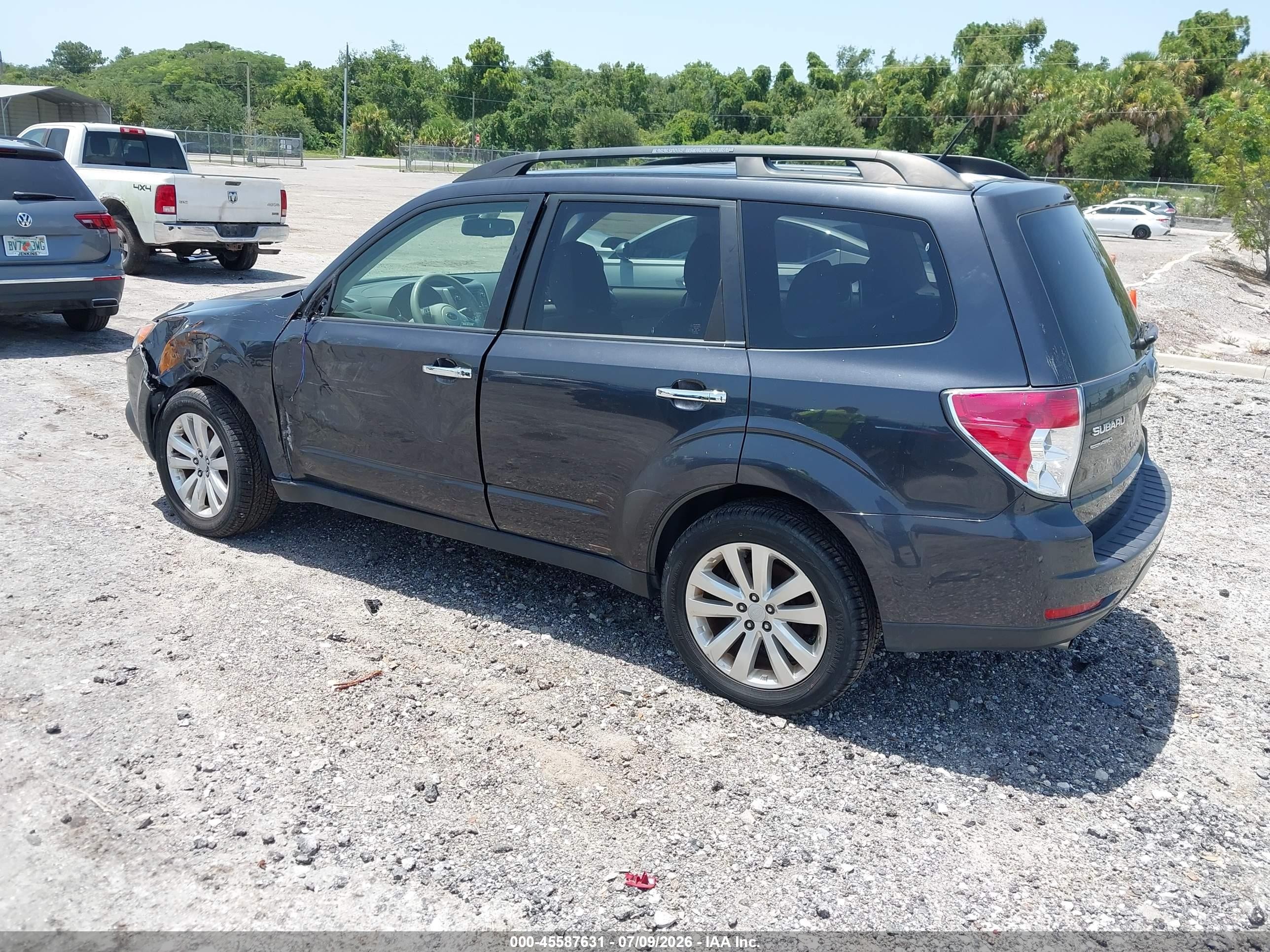 2013 Subaru Forester 2.5x Limited Gray vin: JF2SHAEC8DH414789