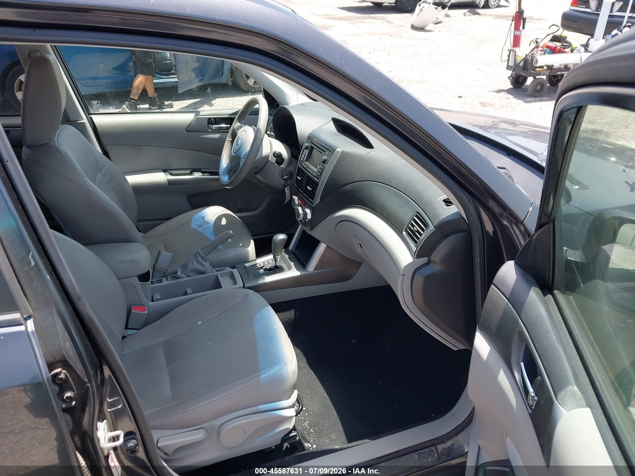 2013 Subaru Forester 2.5x Limited Gray vin: JF2SHAEC8DH414789