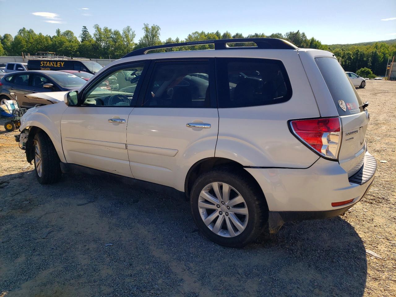 2013 Subaru Forester Limited White vin: JF2SHAEC8DH419216