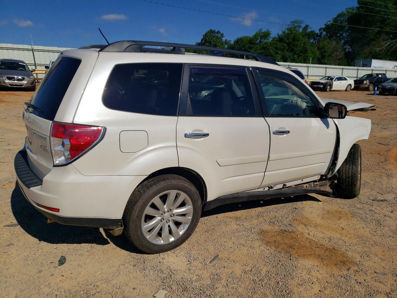 2013 Subaru Forester Limited White vin: JF2SHAEC8DH419216