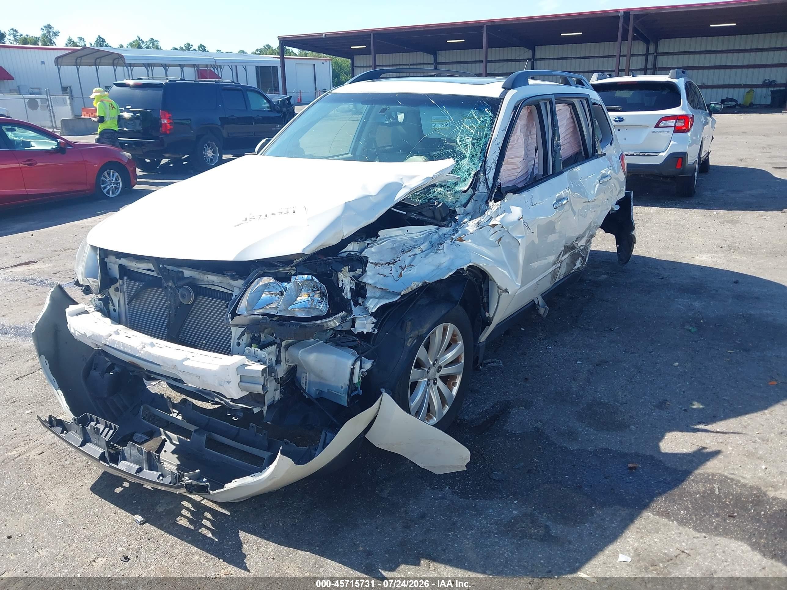 2013 Subaru Forester 2.5x Limited White vin: JF2SHAEC8DH438218