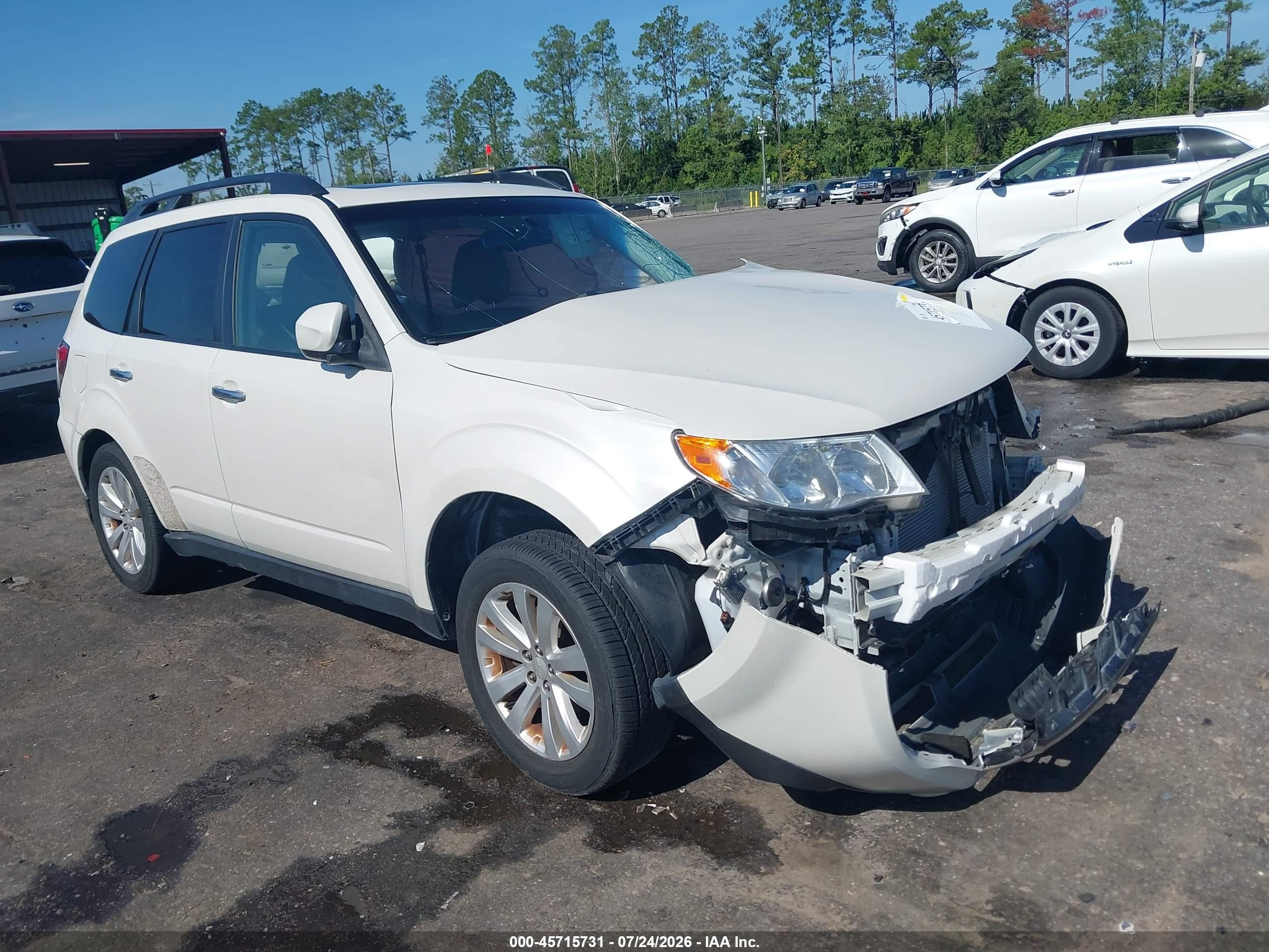 2013 Subaru Forester 2.5x Limited Белый vin: JF2SHAEC8DH438218