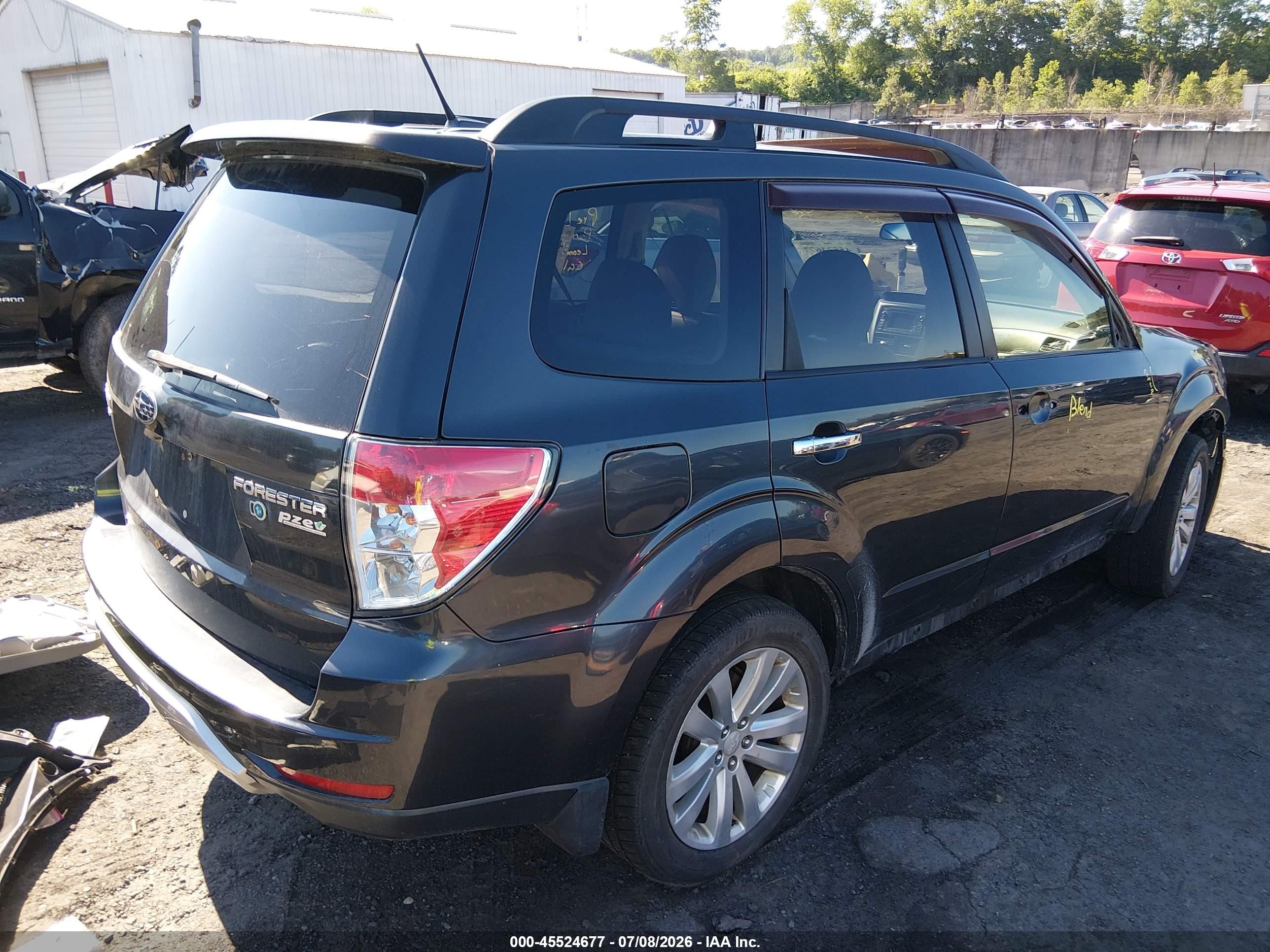 2013 Subaru Forester 2.5x Limited Gray vin: JF2SHAECXDH405110