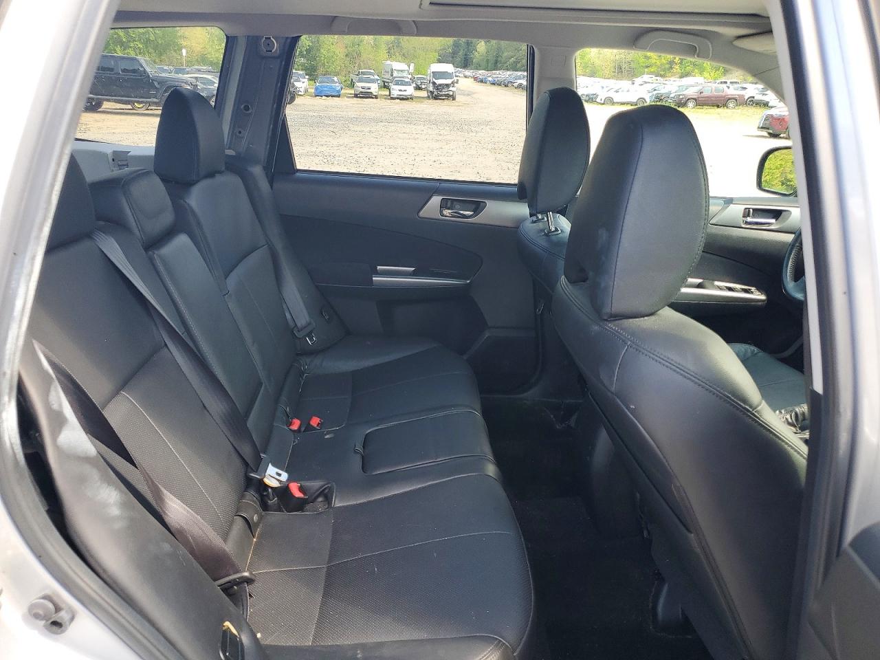 2013 Subaru Forester Limited Silver vin: JF2SHAECXDH420447