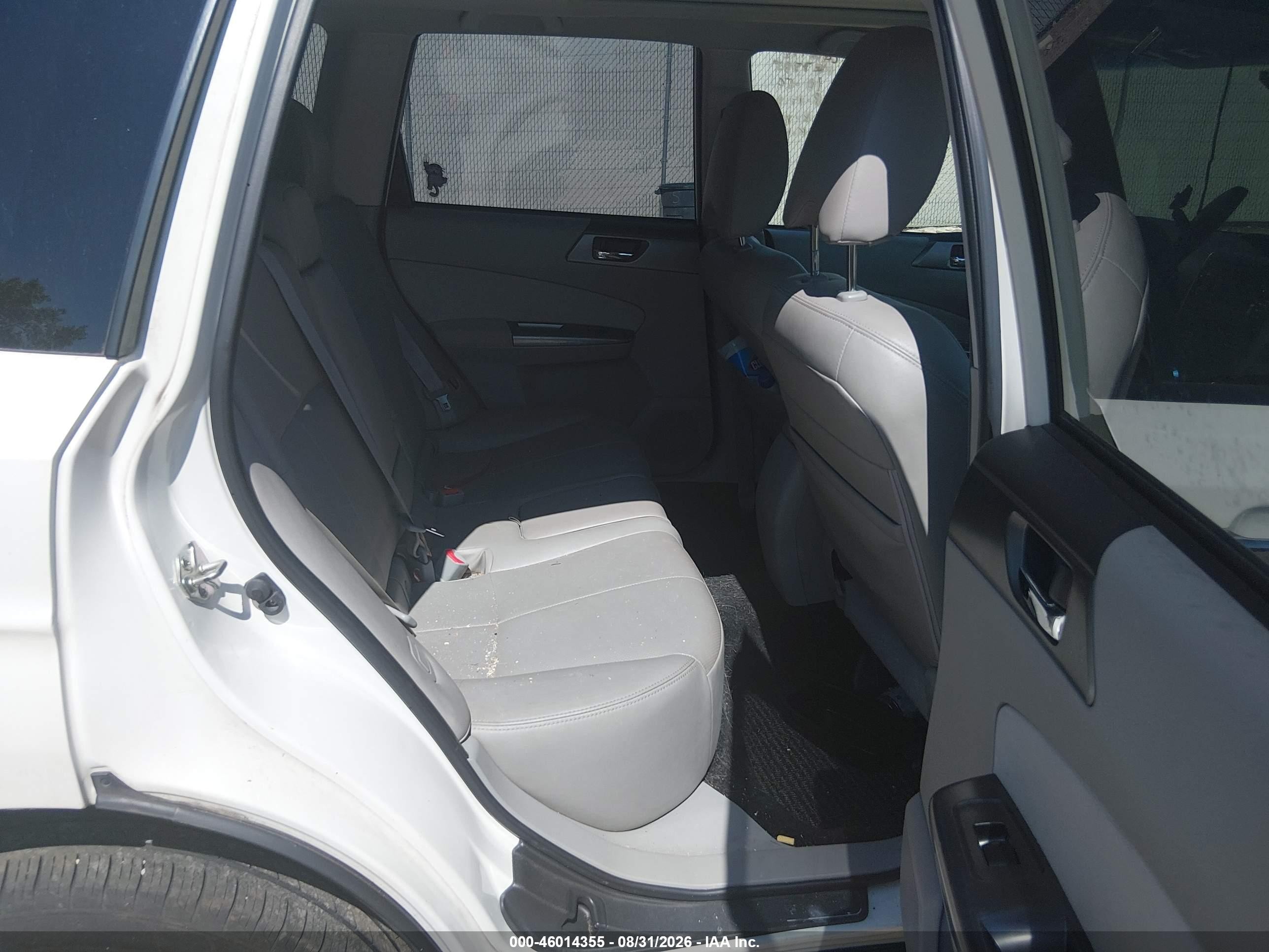 2013 Subaru Forester 2.5x Limited White vin: JF2SHAECXDH427785