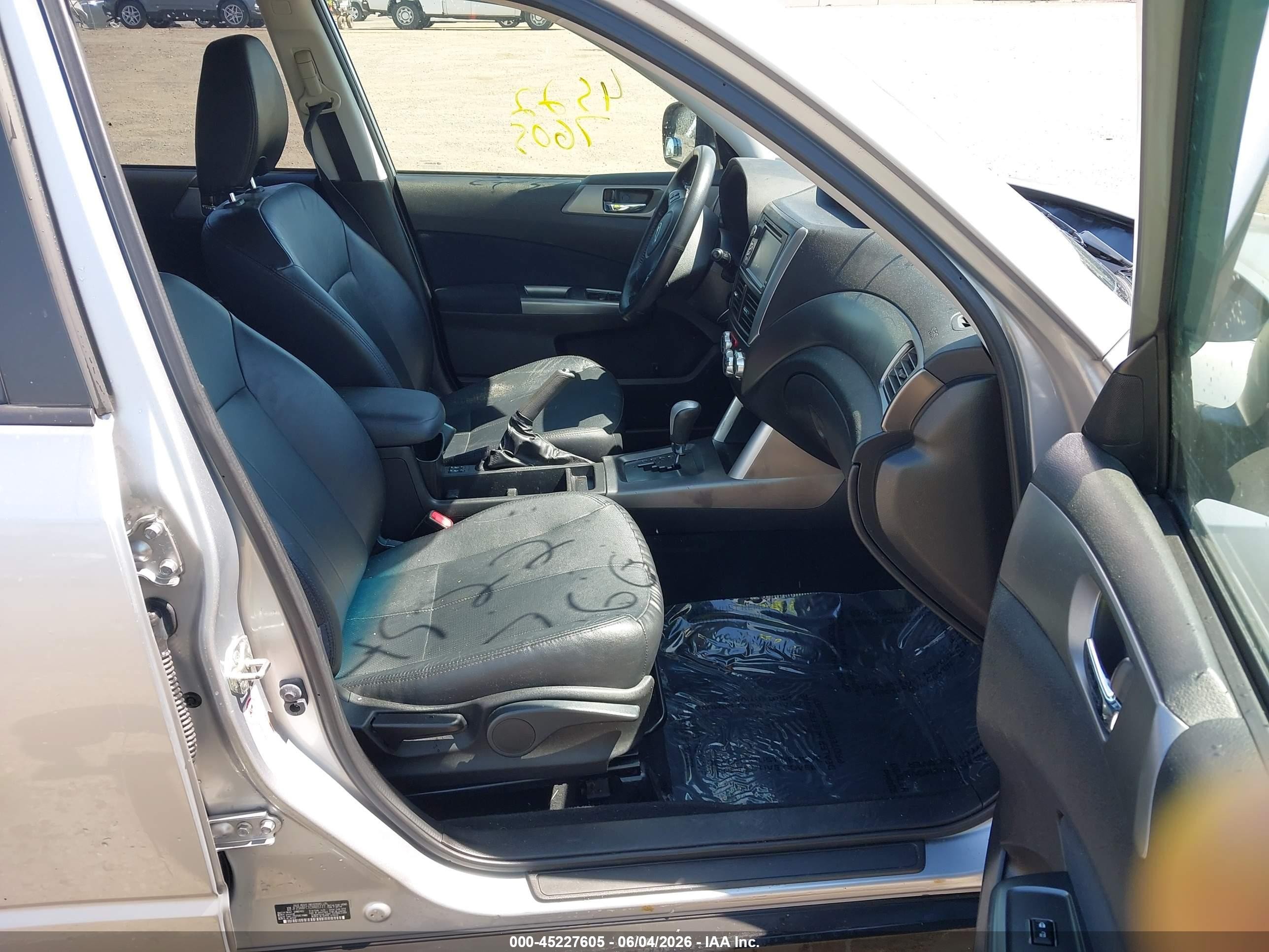 2012 Subaru Forester 2.5x Limited Silver vin: JF2SHAFC1CH465127