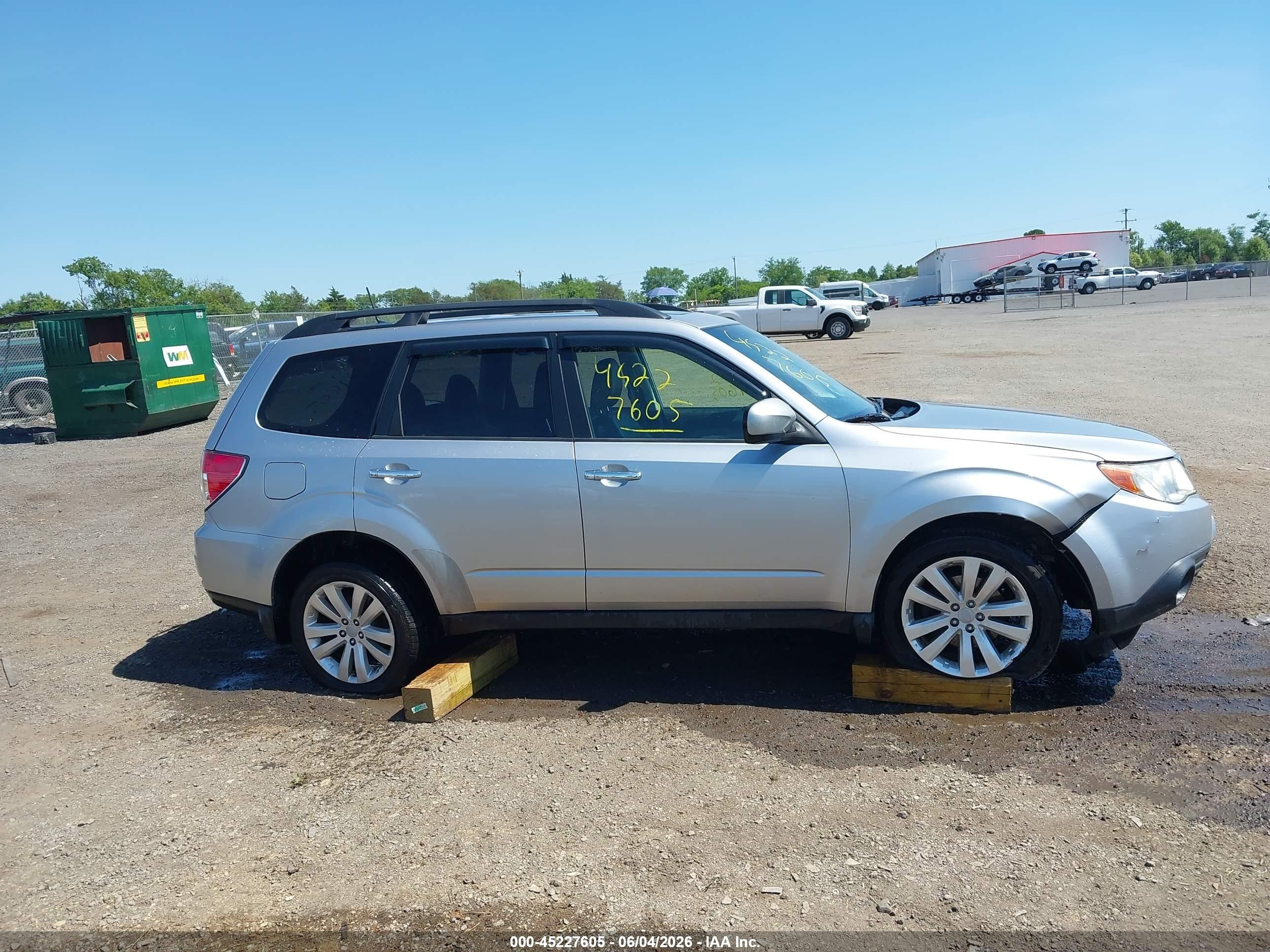 2012 Subaru Forester 2.5x Limited Silver vin: JF2SHAFC1CH465127