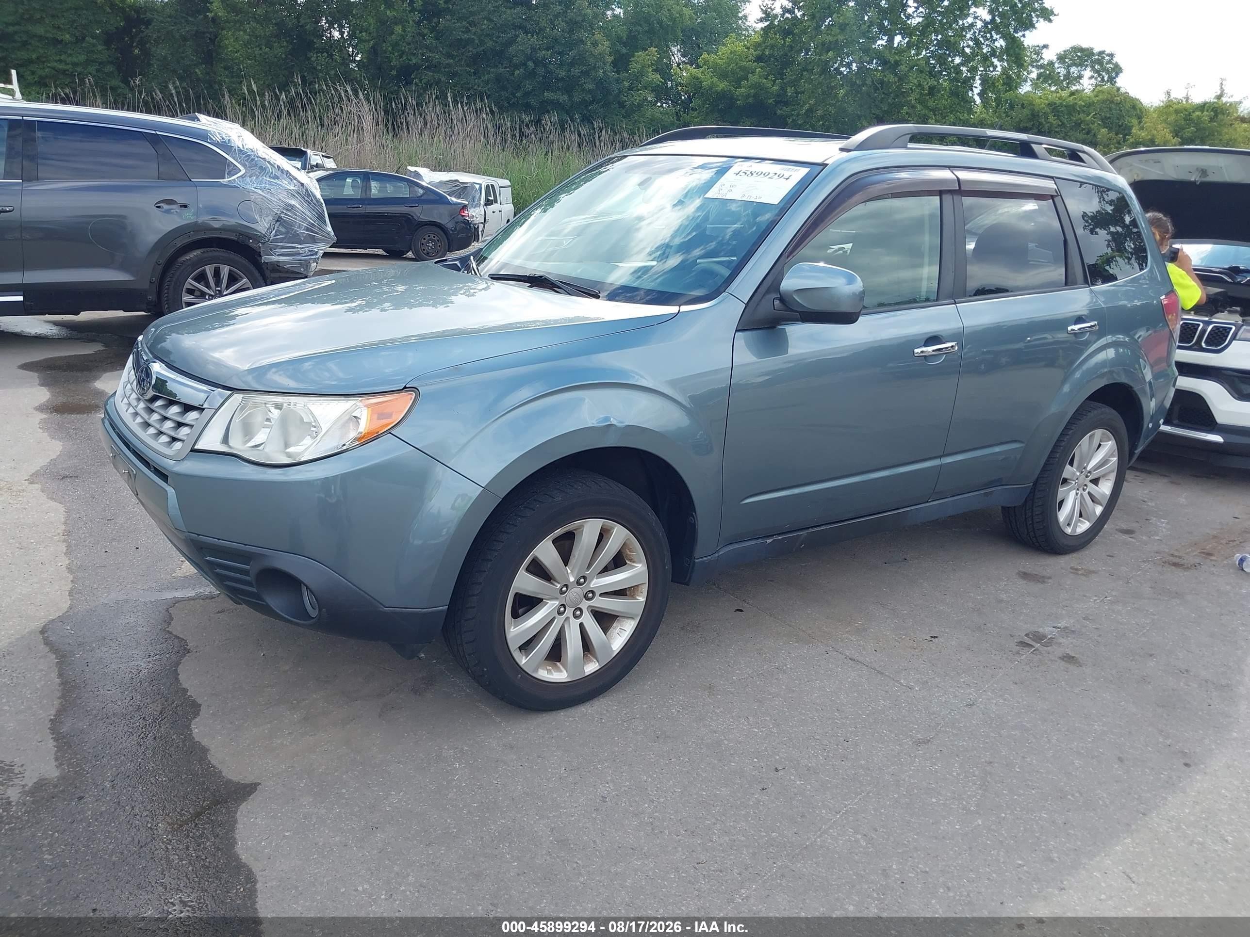 2013 Subaru Forester 2.5x Limited Синий vin: JF2SHAFC2DH427133