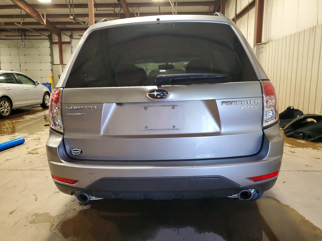 2011 Subaru Forester Limited Серебряный vin: JF2SHAFC5BH713653