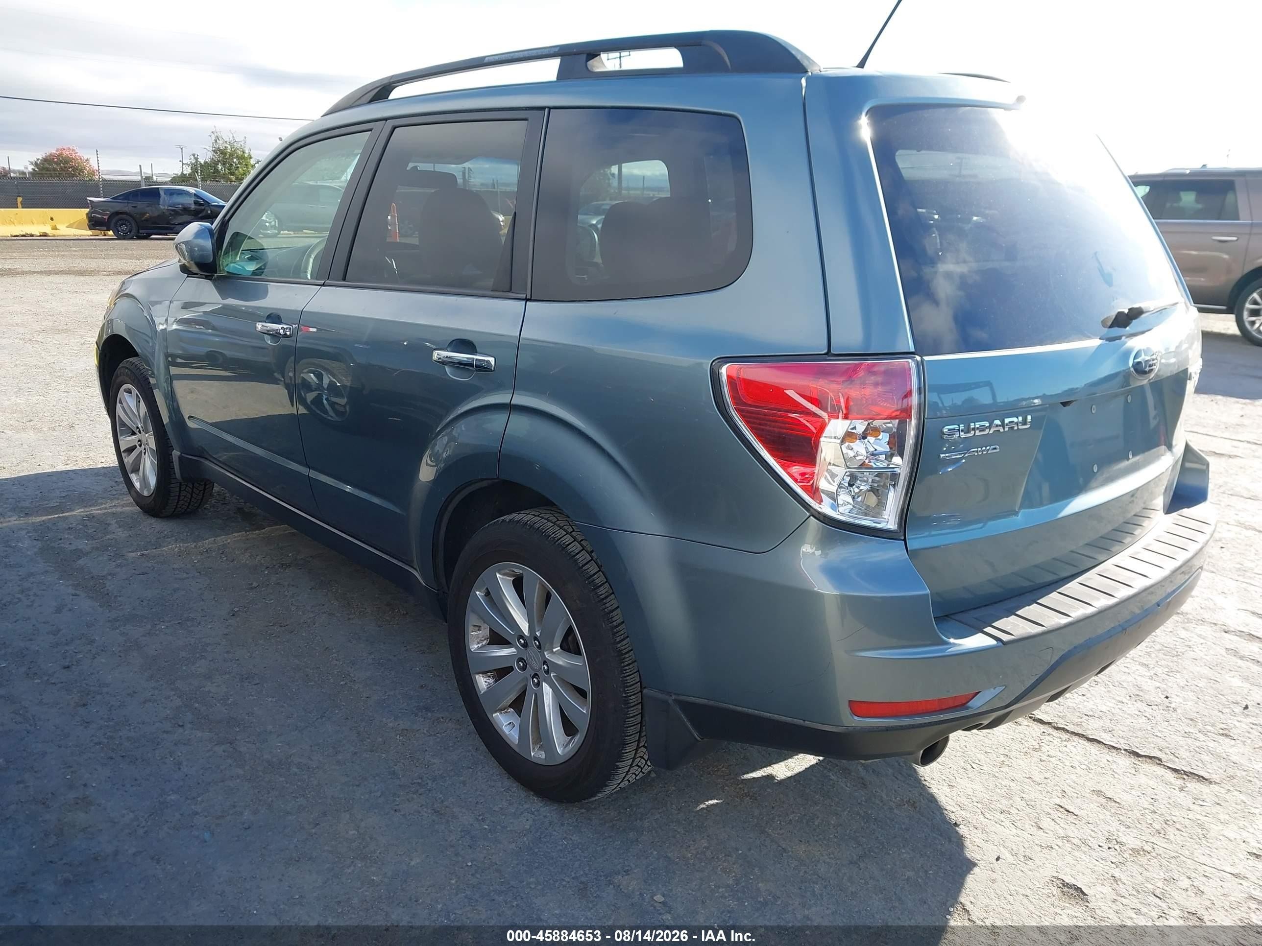 2011 Subaru Forester 2.5x Limited Light Blue vin: JF2SHAFC5BH734664