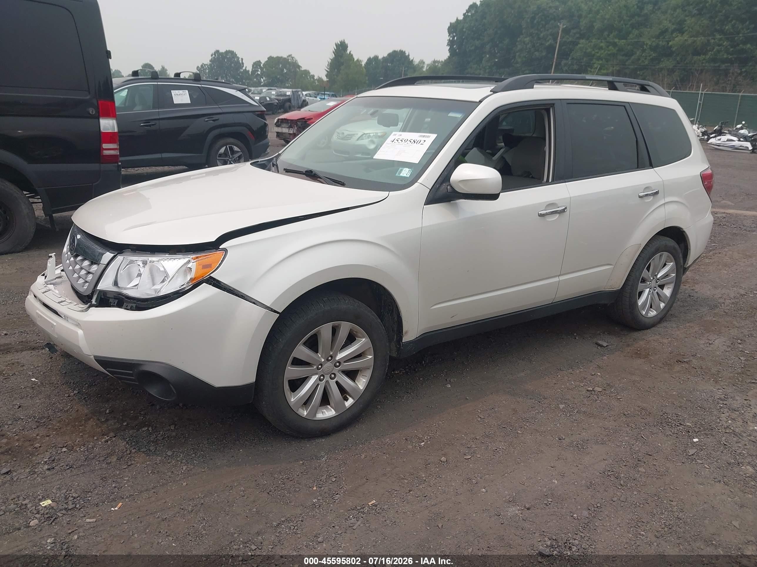 2012 Subaru Forester 2.5x Limited White vin: JF2SHAFC5CH438707