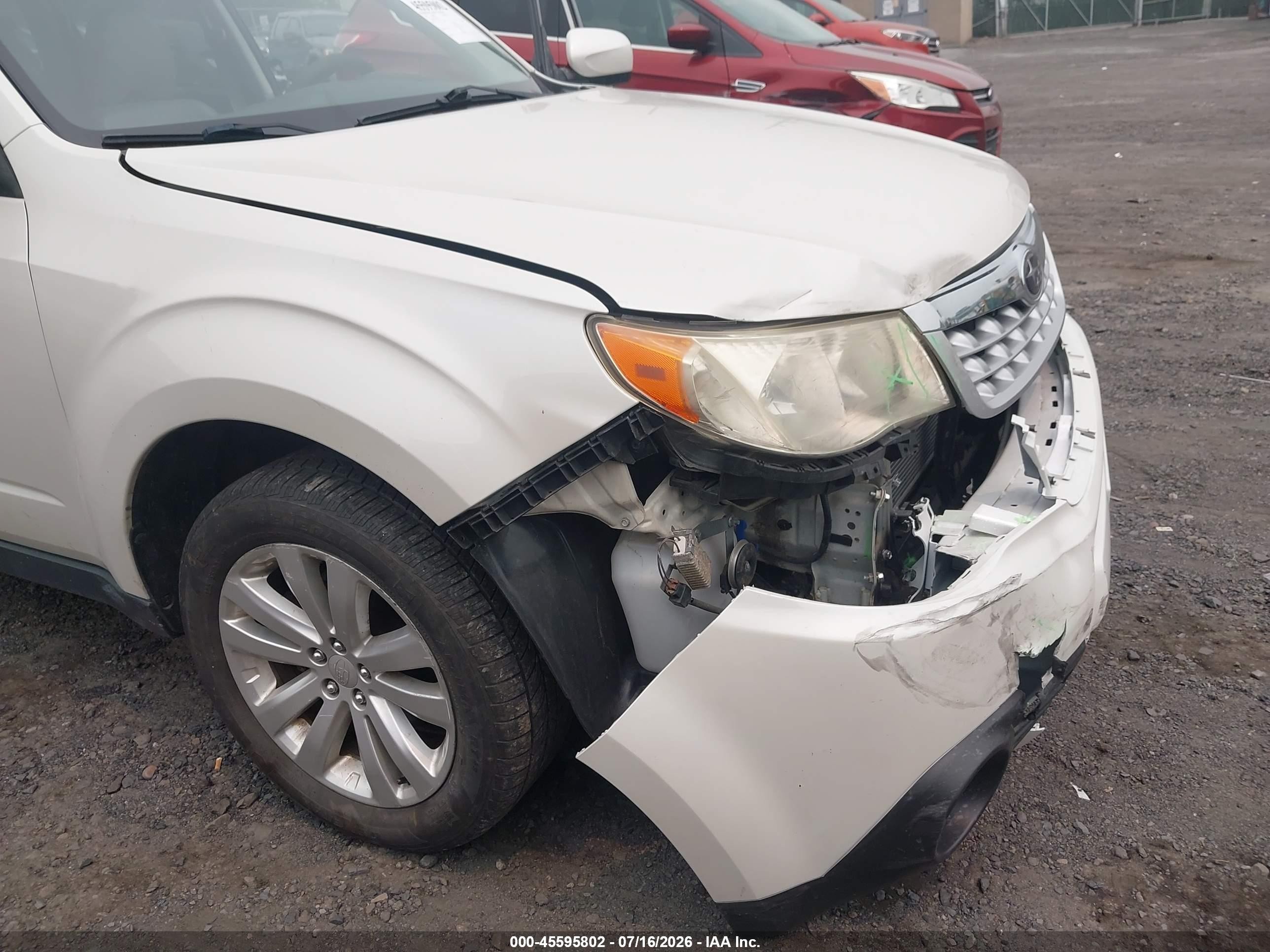 2012 Subaru Forester 2.5x Limited White vin: JF2SHAFC5CH438707