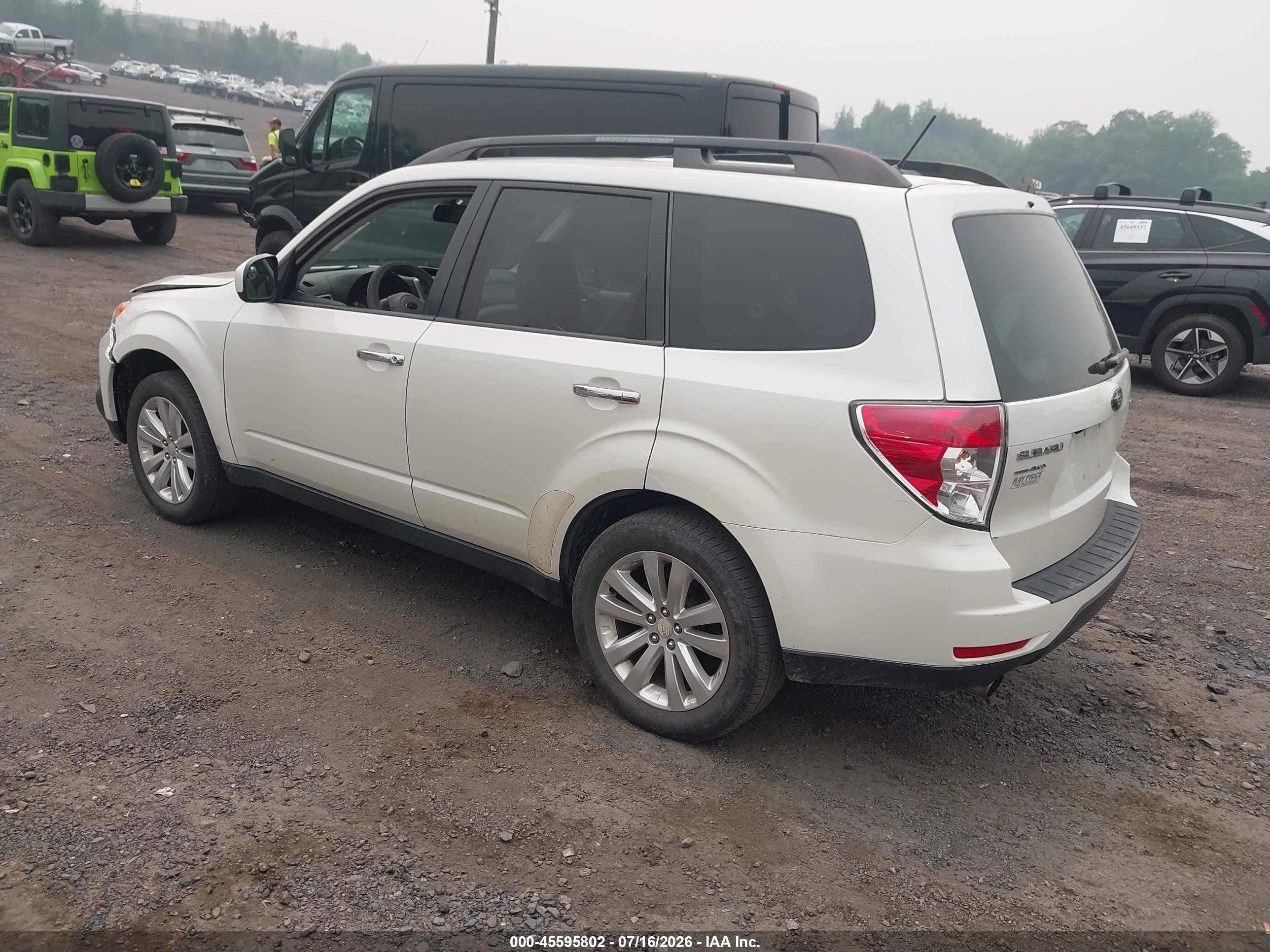 2012 Subaru Forester 2.5x Limited White vin: JF2SHAFC5CH438707