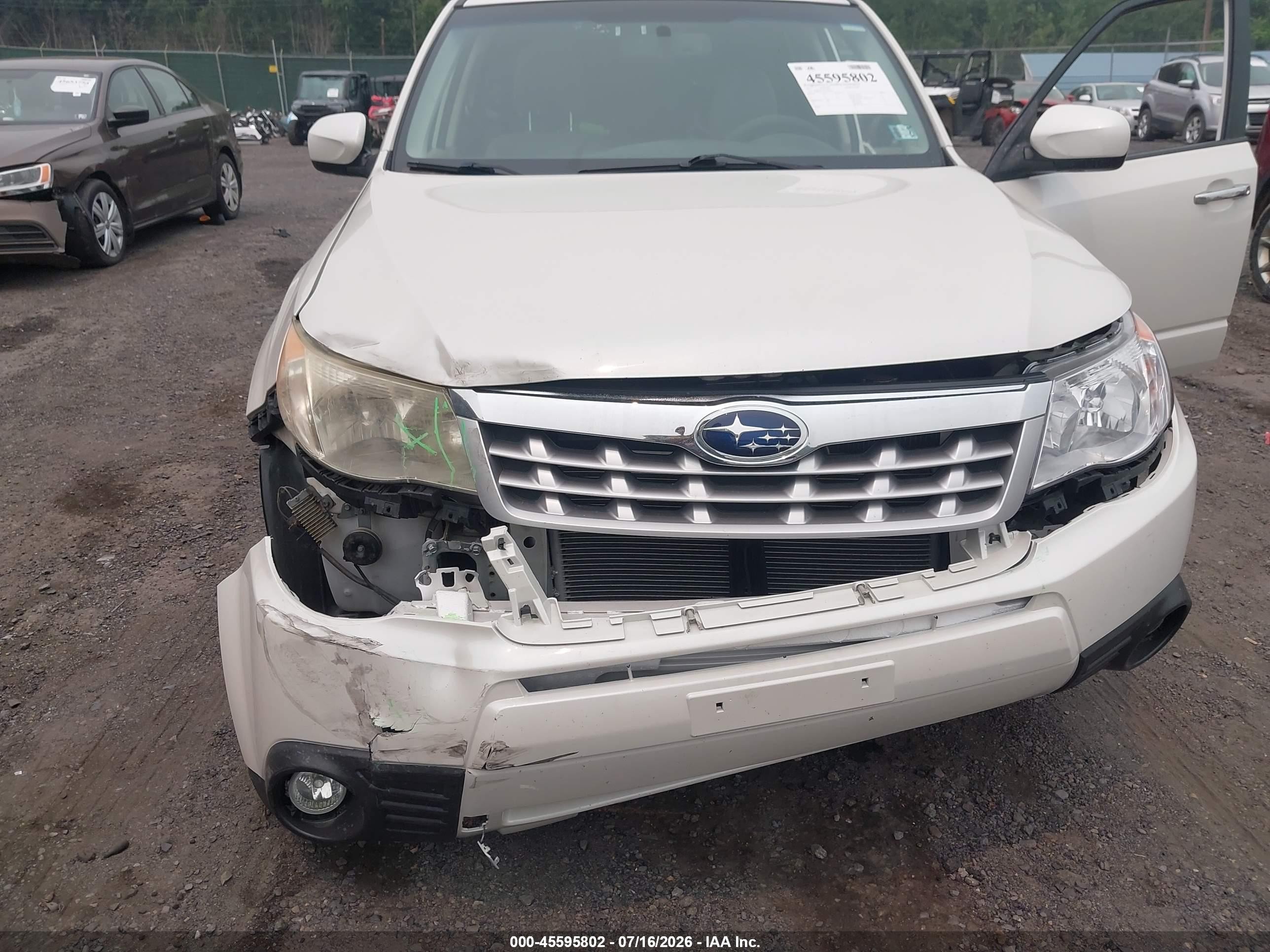 2012 Subaru Forester 2.5x Limited White vin: JF2SHAFC5CH438707