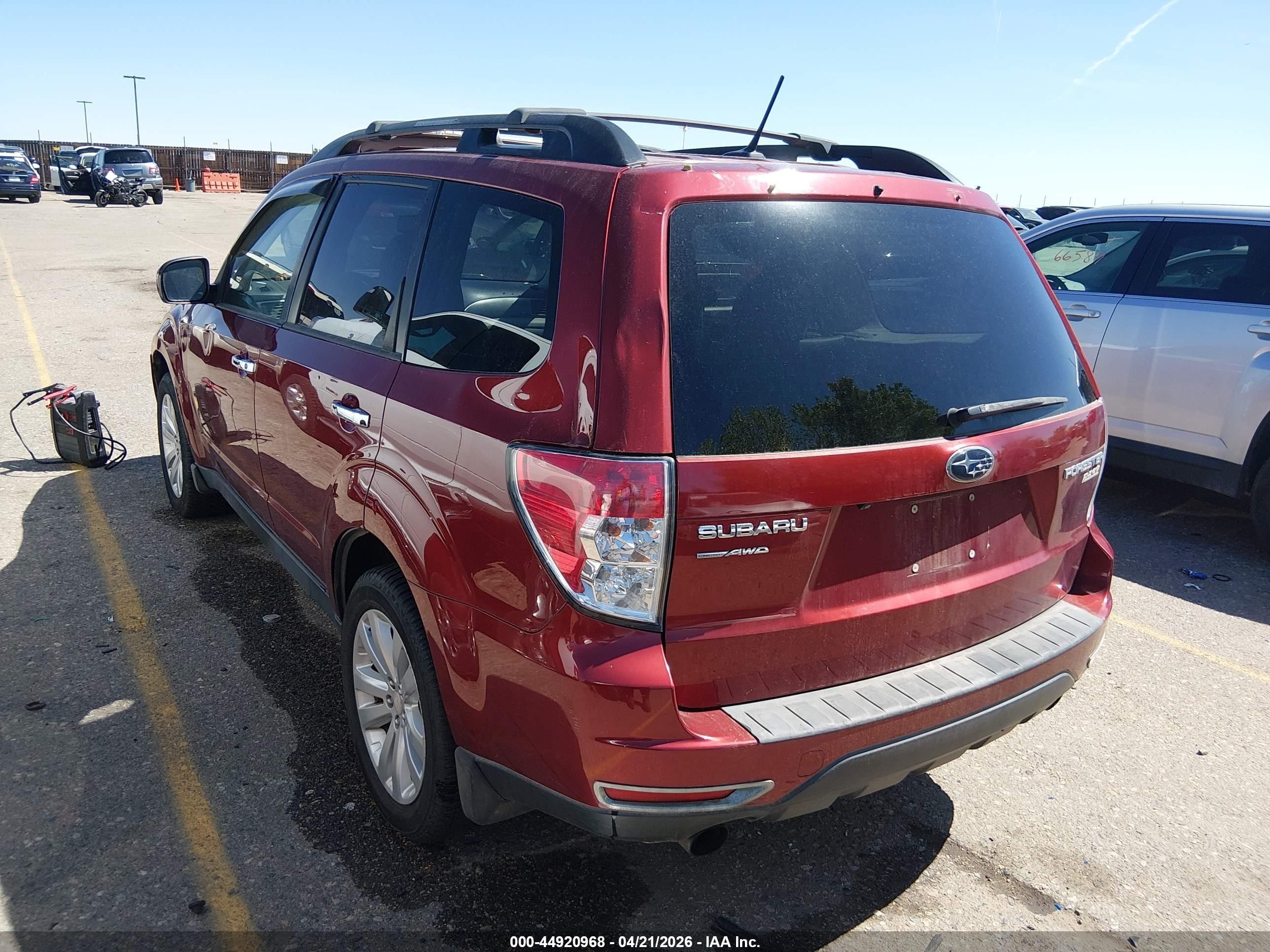 2012 Subaru Forester 2.5x Limited Red vin: JF2SHAFC7CH411718