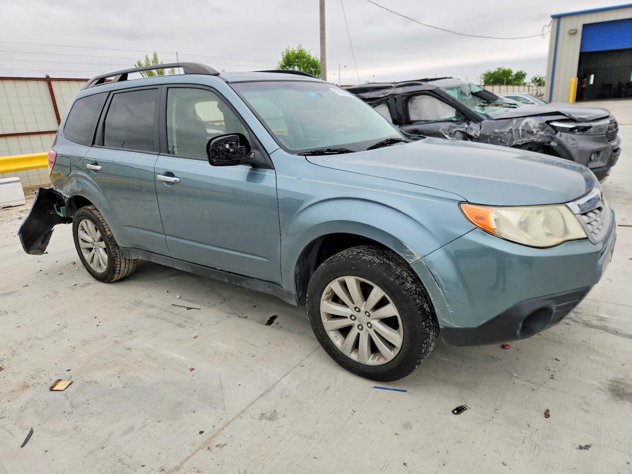 2013 Subaru Forester Limited Green vin: JF2SHAFC7DH424437