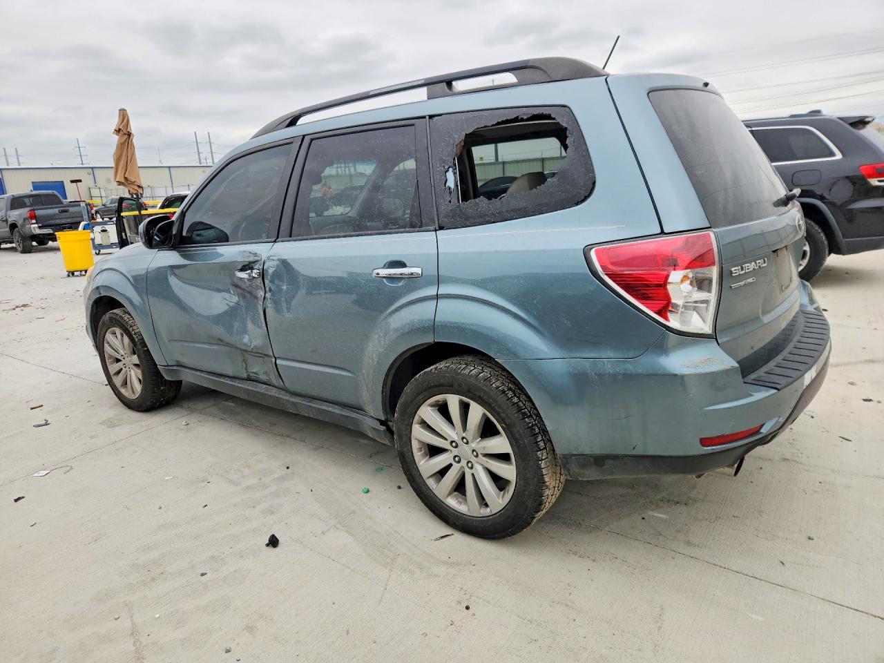 2013 Subaru Forester Limited Green vin: JF2SHAFC7DH424437