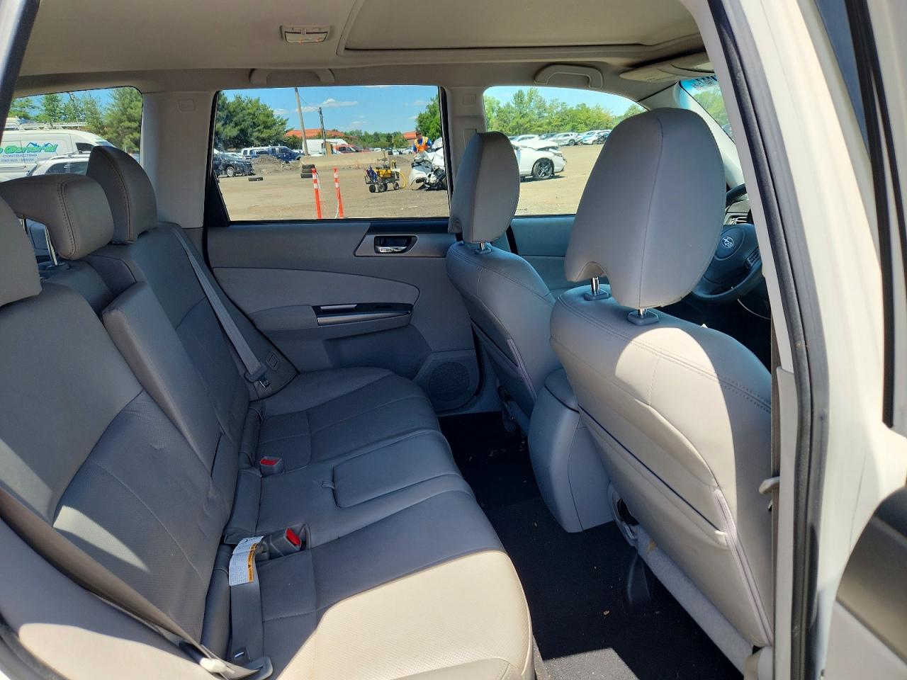 2011 Subaru Forester Limited White vin: JF2SHAFC8BH723061