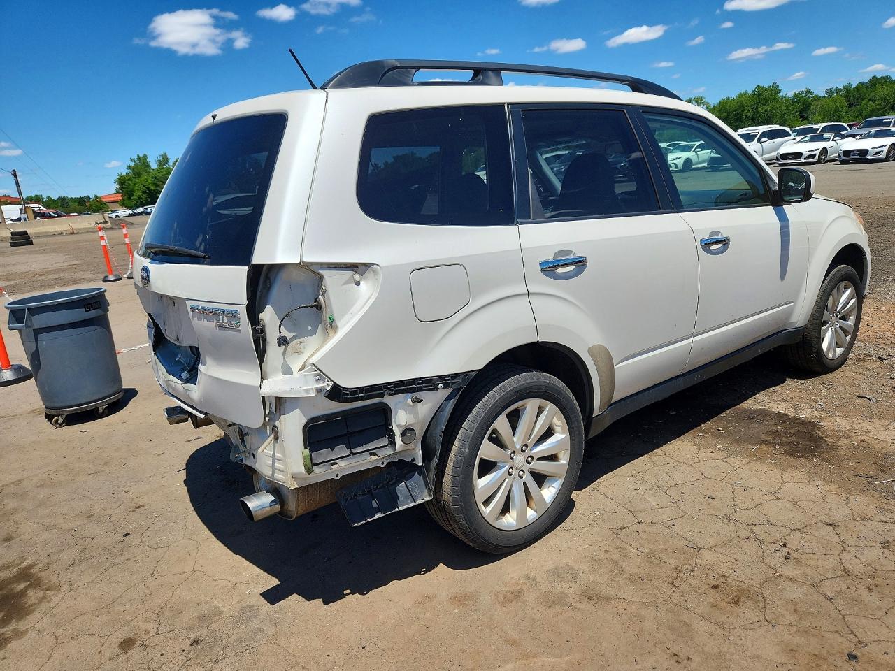 2011 Subaru Forester Limited White vin: JF2SHAFC8BH723061