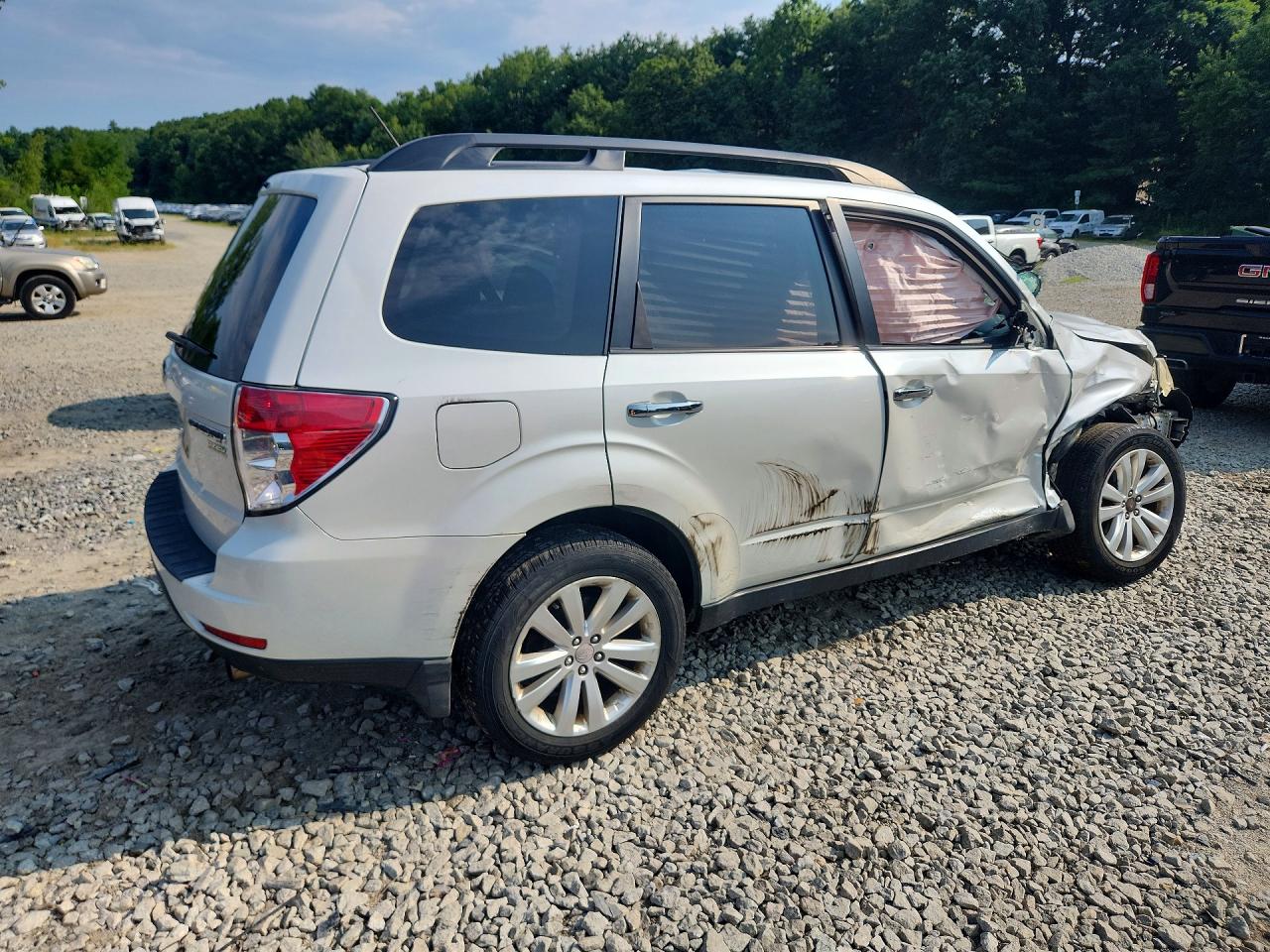 2011 Subaru Forester Limited White vin: JF2SHAFC8BH735274