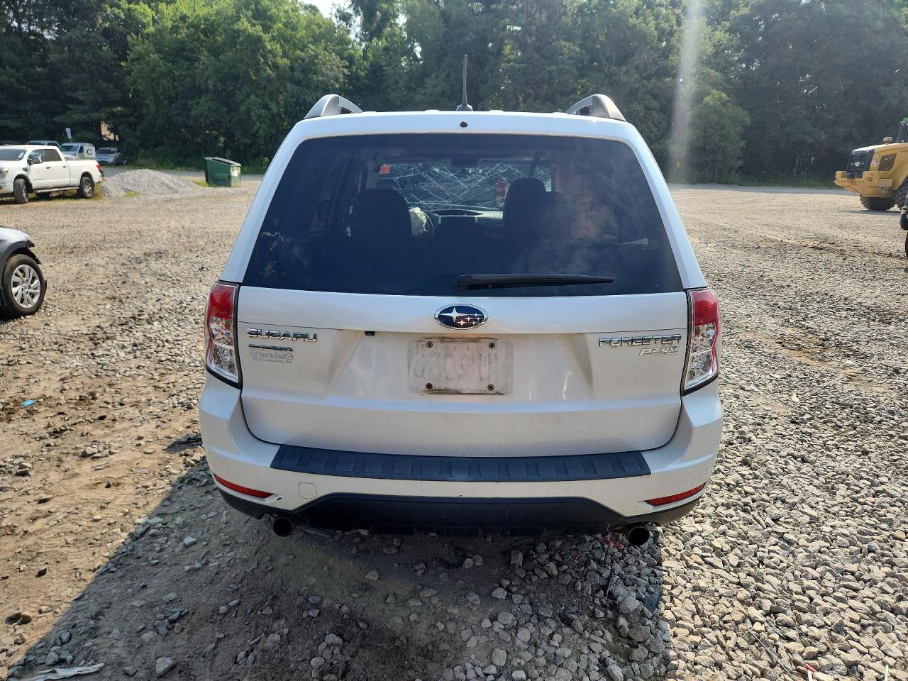 2011 Subaru Forester Limited White vin: JF2SHAFC8BH735274