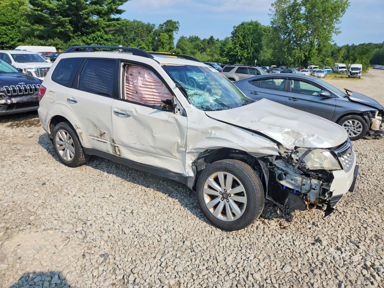 2011 Subaru Forester Limited White vin: JF2SHAFC8BH735274