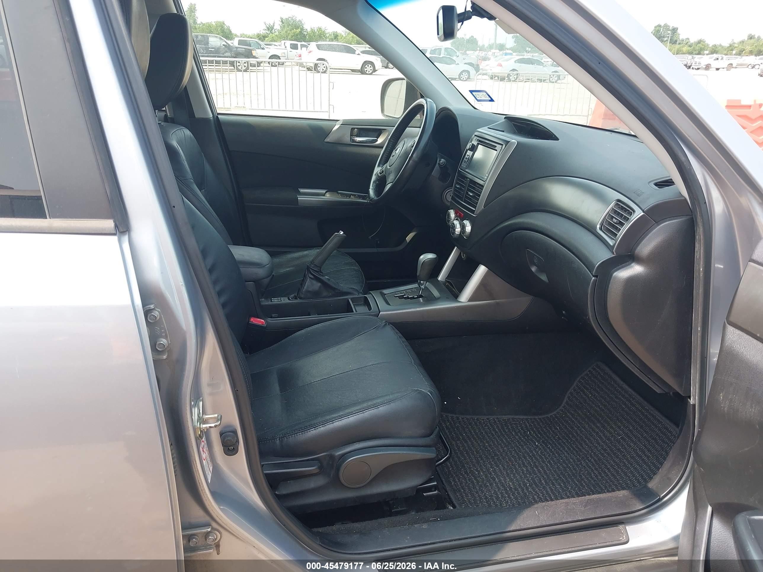 2013 Subaru Forester 2.5x Limited Silver vin: JF2SHAFC9DH425752