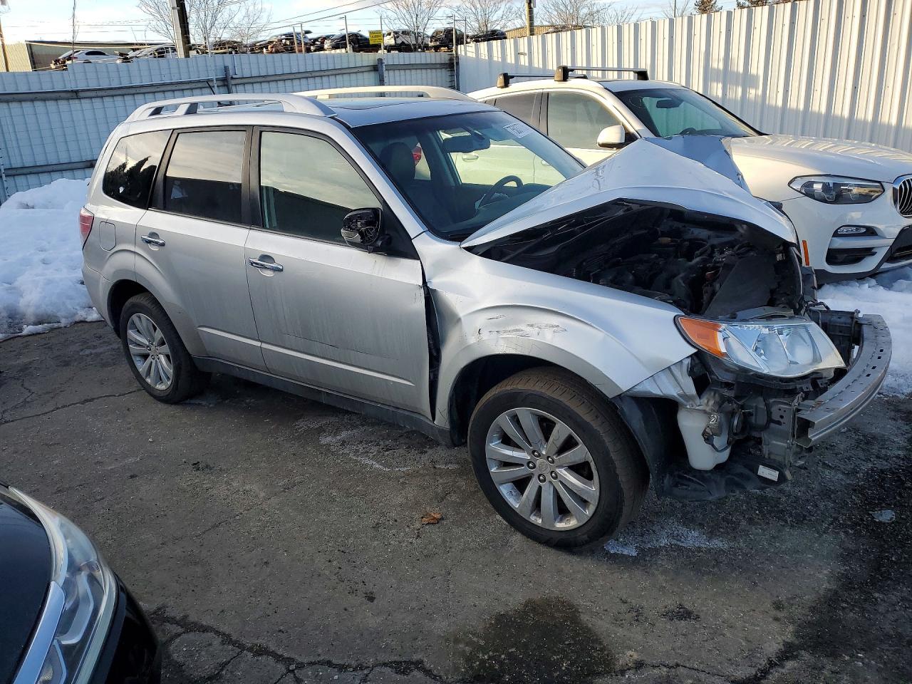 2011 Subaru Forester Touring Silver vin: JF2SHAGC0BH747563