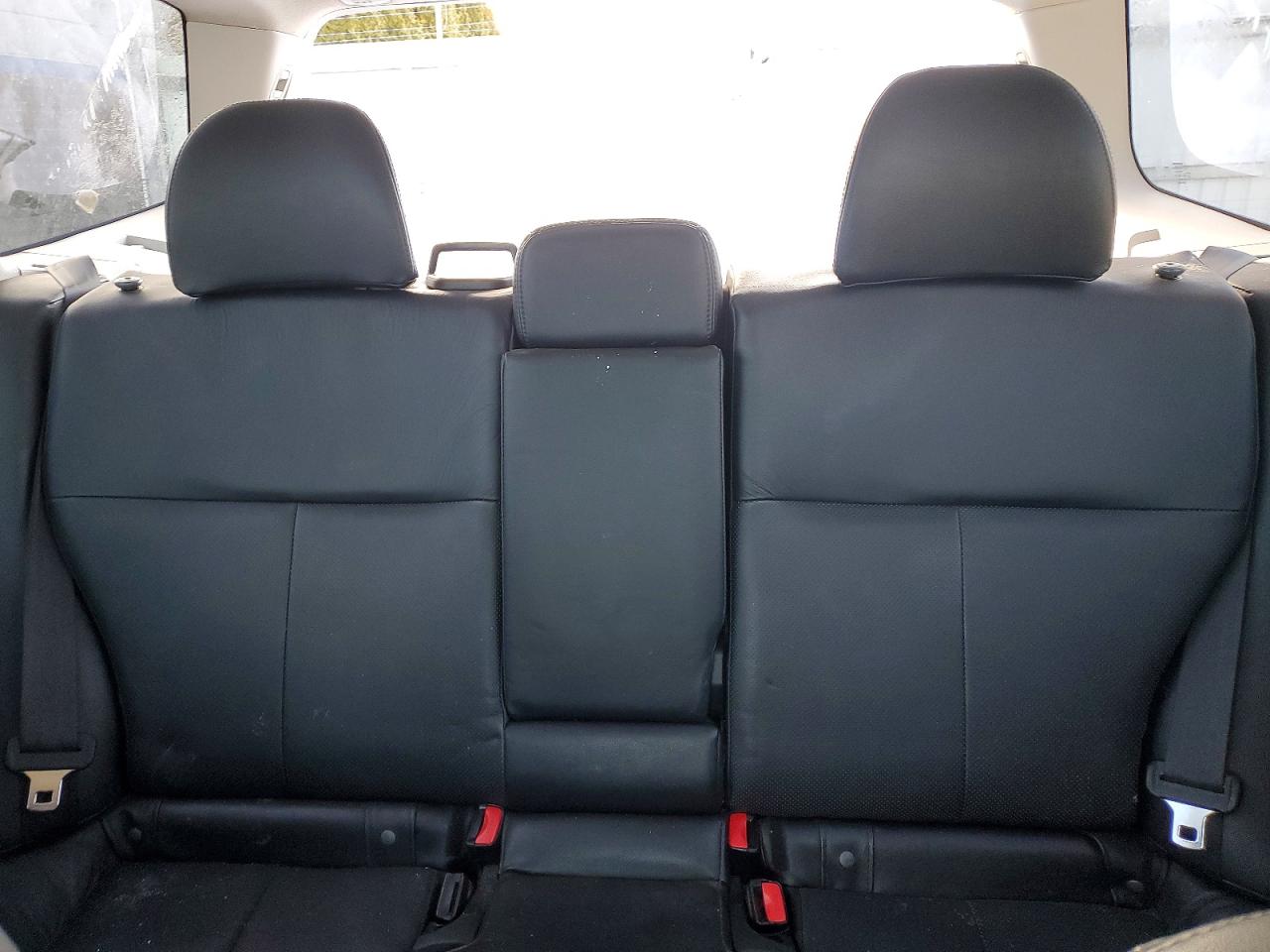 2011 Subaru Forester Touring Silver vin: JF2SHAGC0BH747563