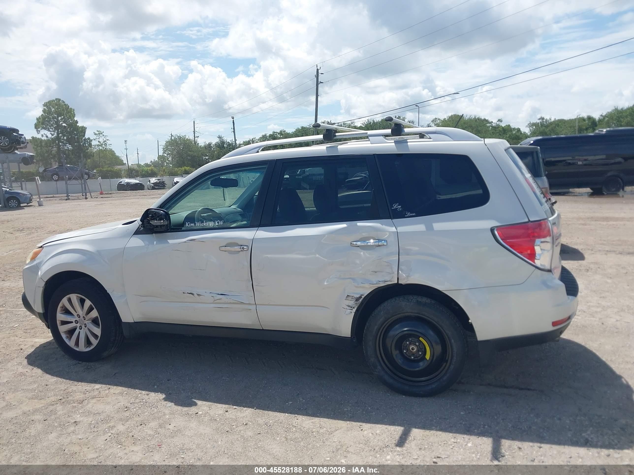 2013 Subaru Forester 2.5x Touring White vin: JF2SHAGC0DH416128