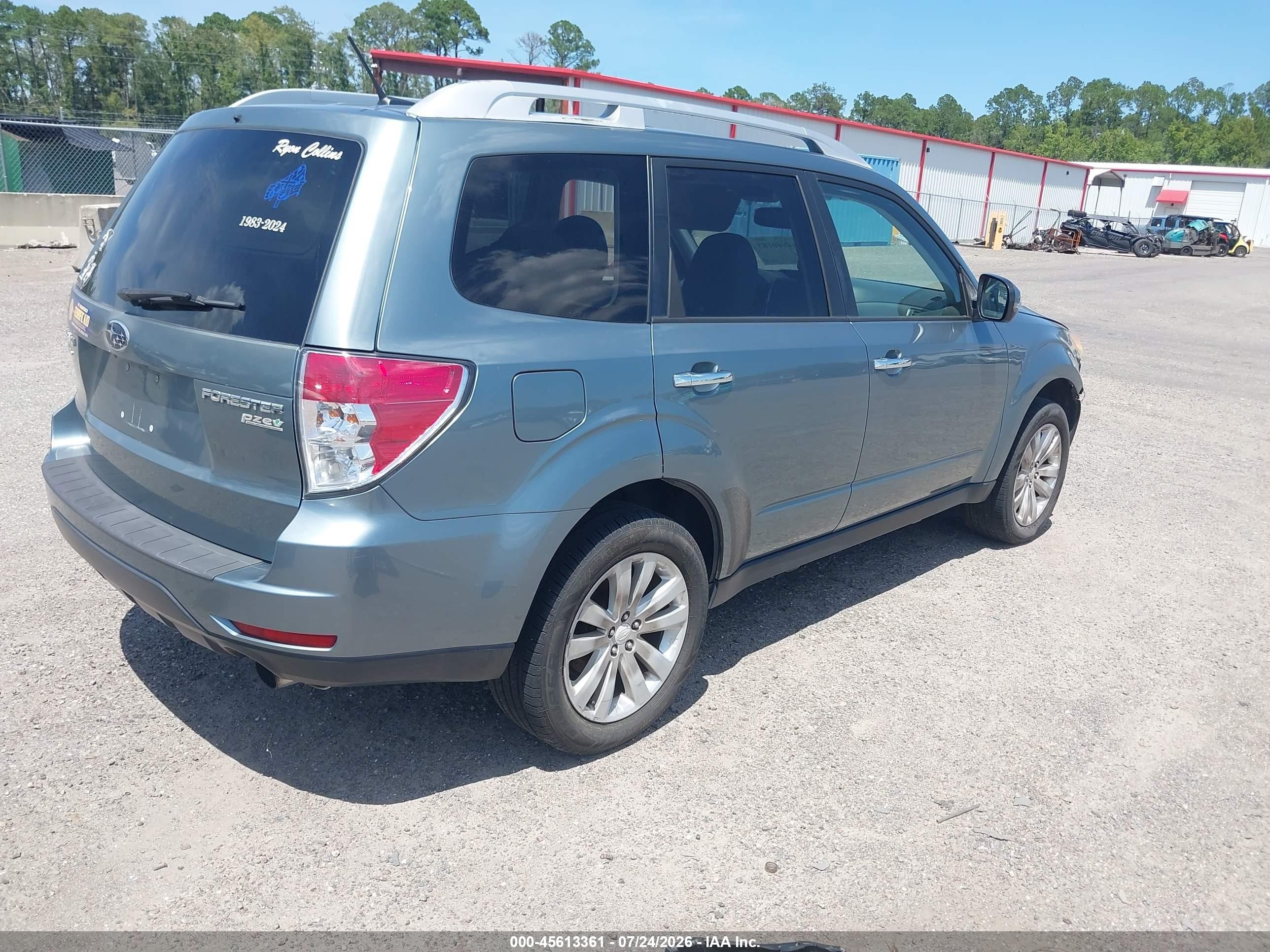 2011 Subaru Forester 2.5x Touring Green vin: JF2SHAGC1BH725457