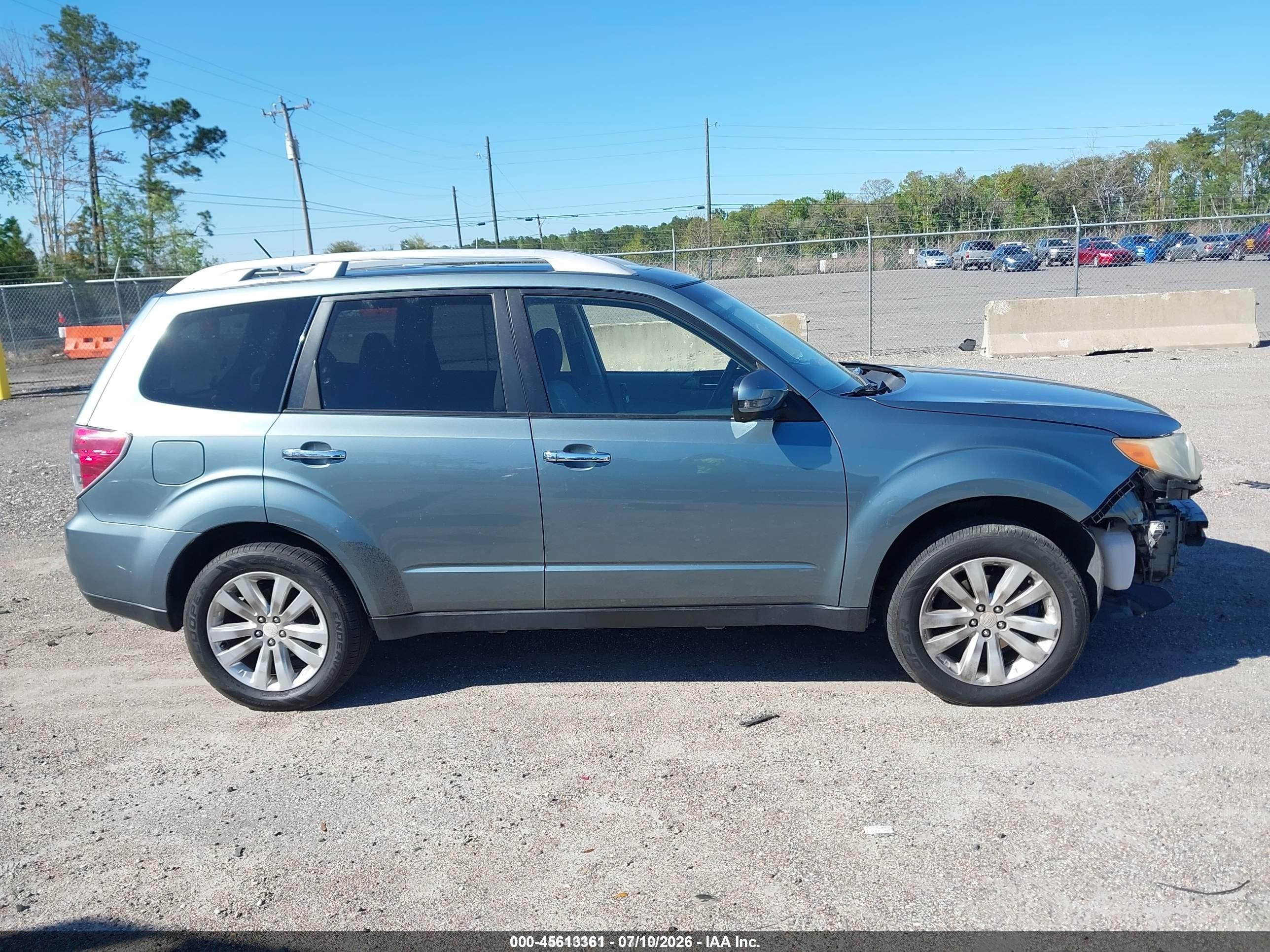 2011 Subaru Forester 2.5x Touring Green vin: JF2SHAGC1BH725457