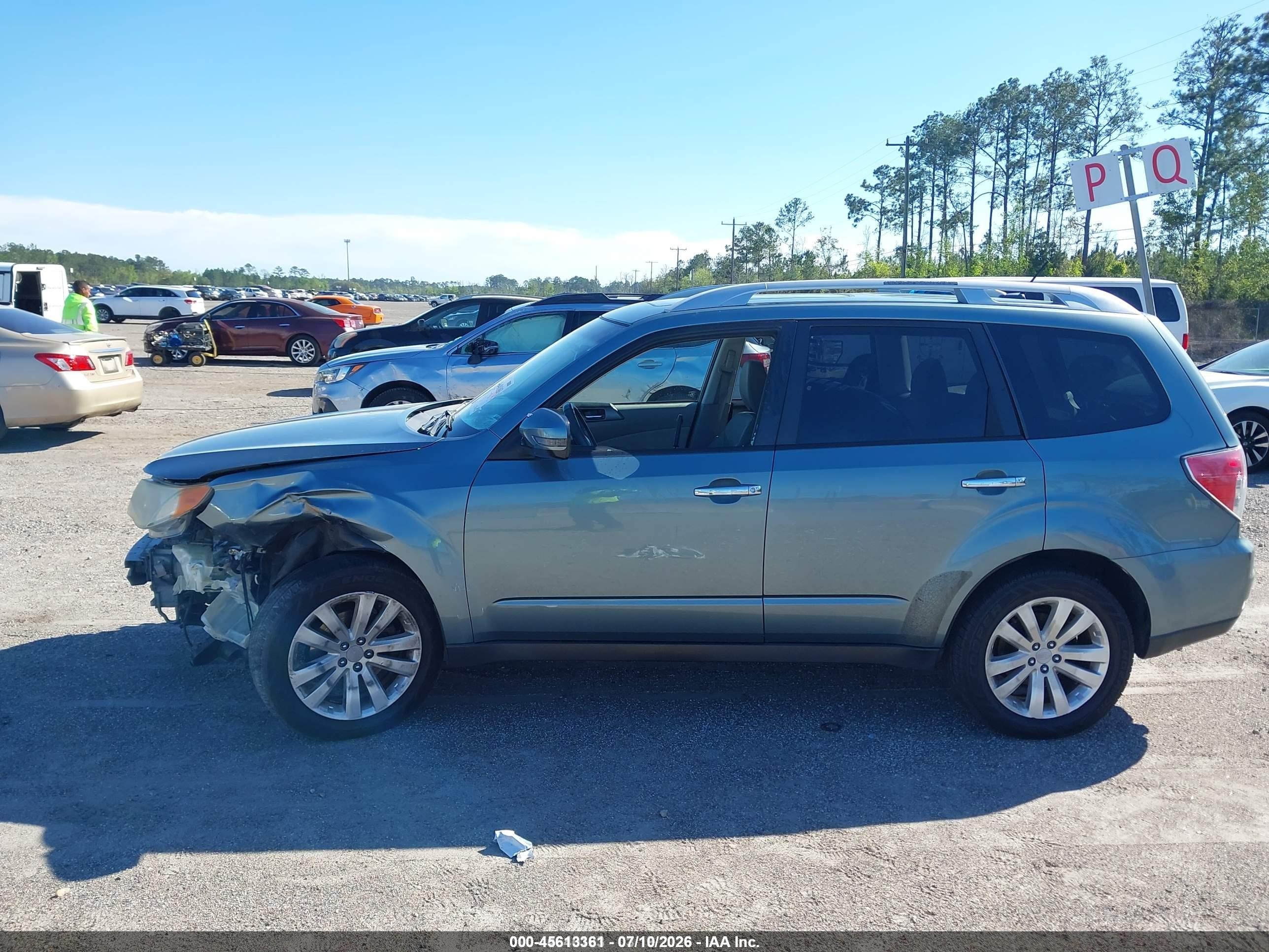2011 Subaru Forester 2.5x Touring Green vin: JF2SHAGC1BH725457