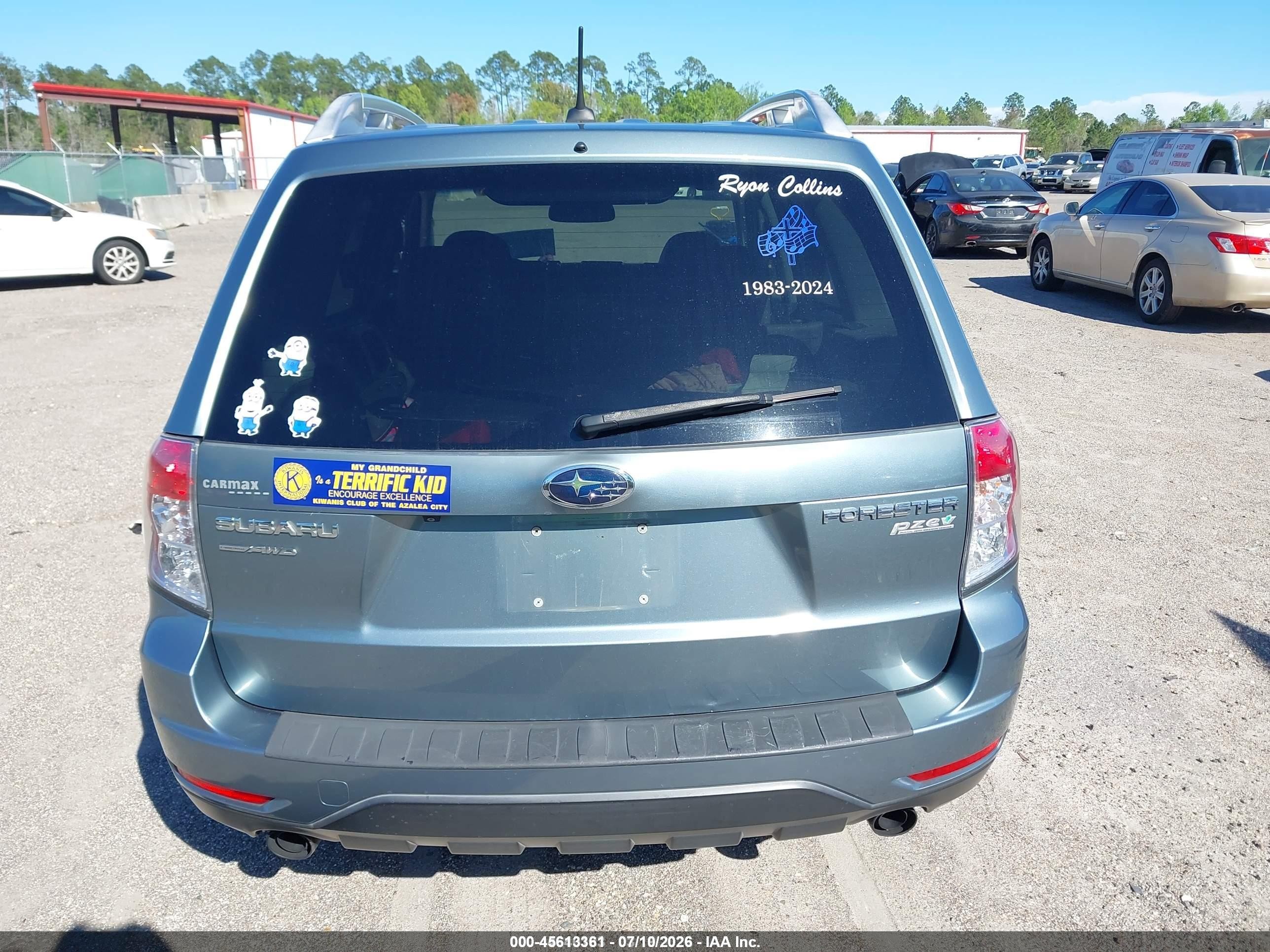 2011 Subaru Forester 2.5x Touring Green vin: JF2SHAGC1BH725457