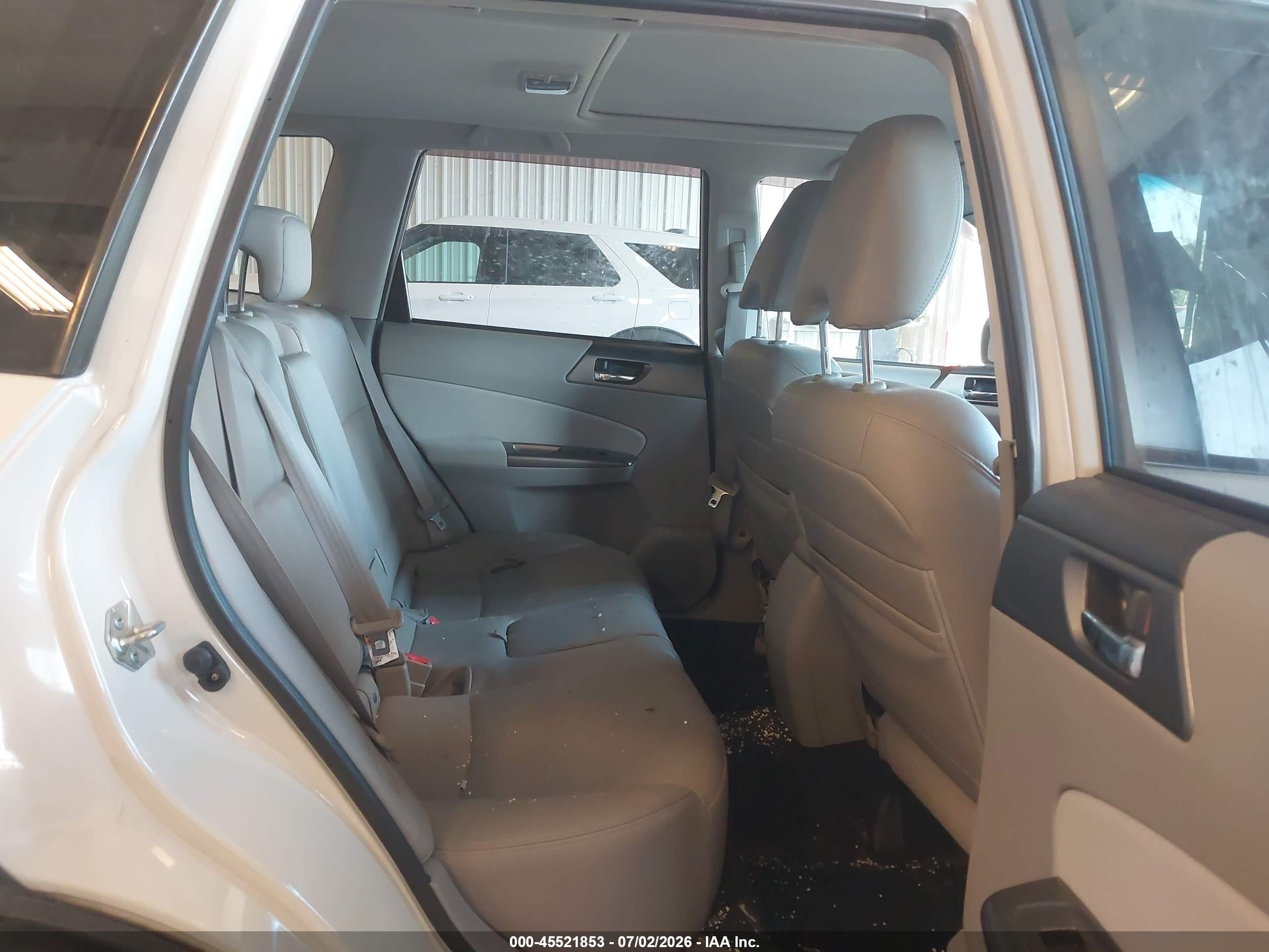 2012 Subaru Forester 2.5x Touring White vin: JF2SHAGC3CH443533