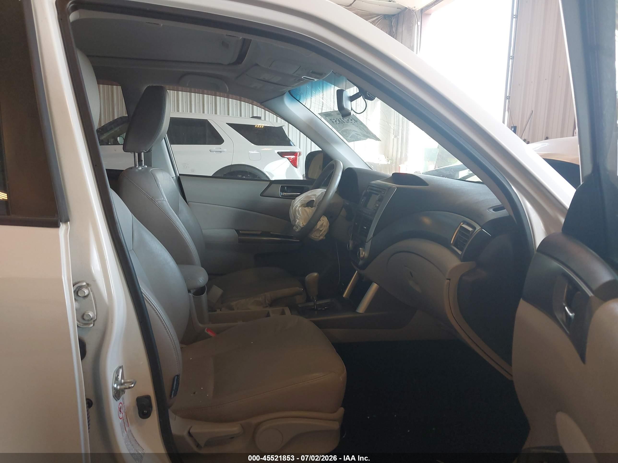 2012 Subaru Forester 2.5x Touring White vin: JF2SHAGC3CH443533