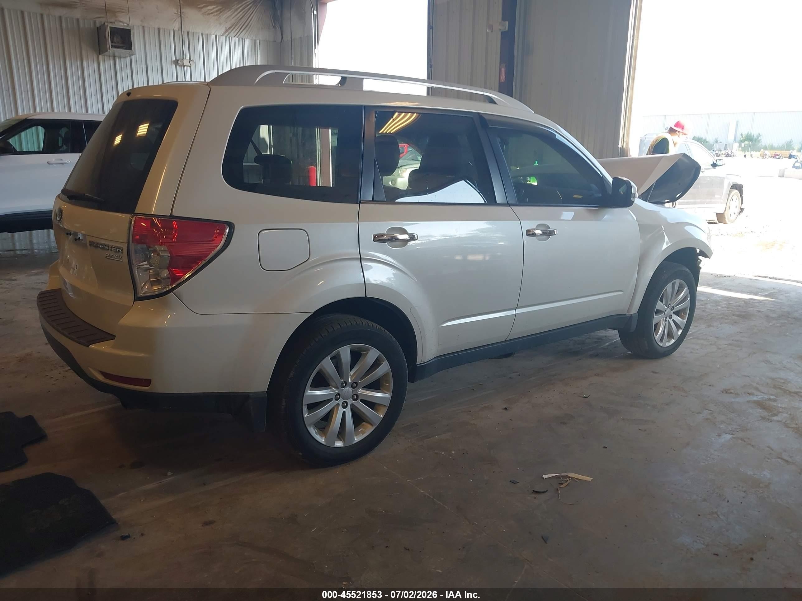 2012 Subaru Forester 2.5x Touring White vin: JF2SHAGC3CH443533
