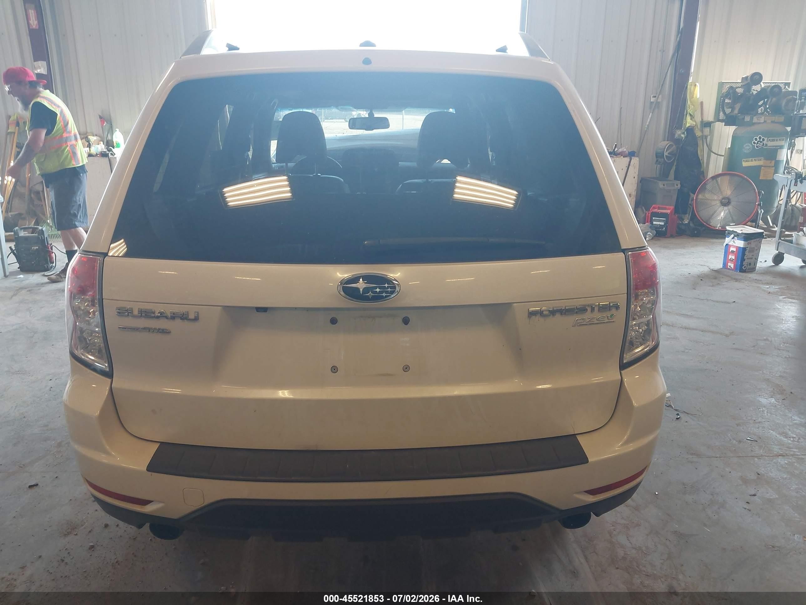 2012 Subaru Forester 2.5x Touring White vin: JF2SHAGC3CH443533