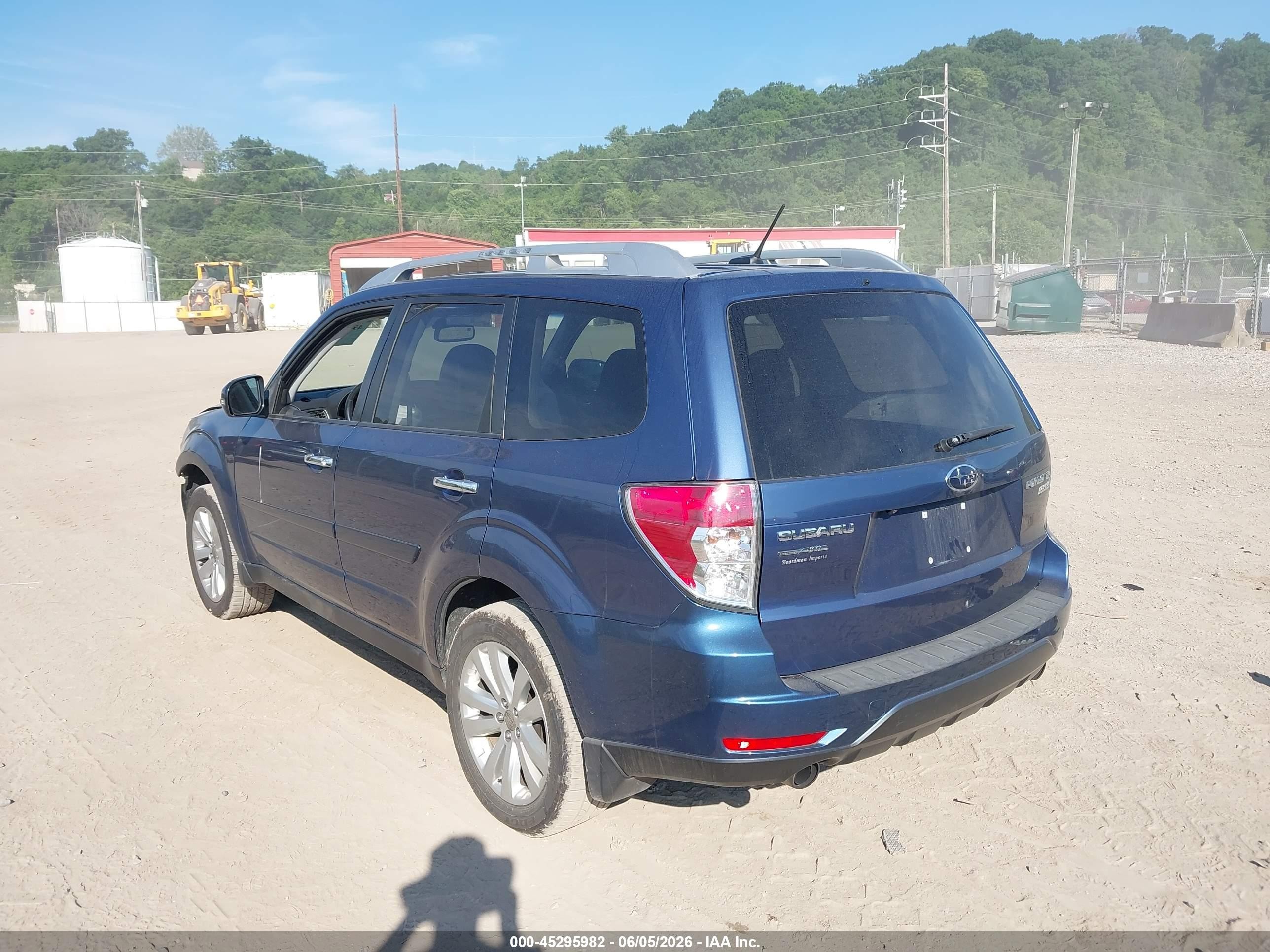 2011 Subaru Forester 2.5x Touring Blue vin: JF2SHAGC6BH753688